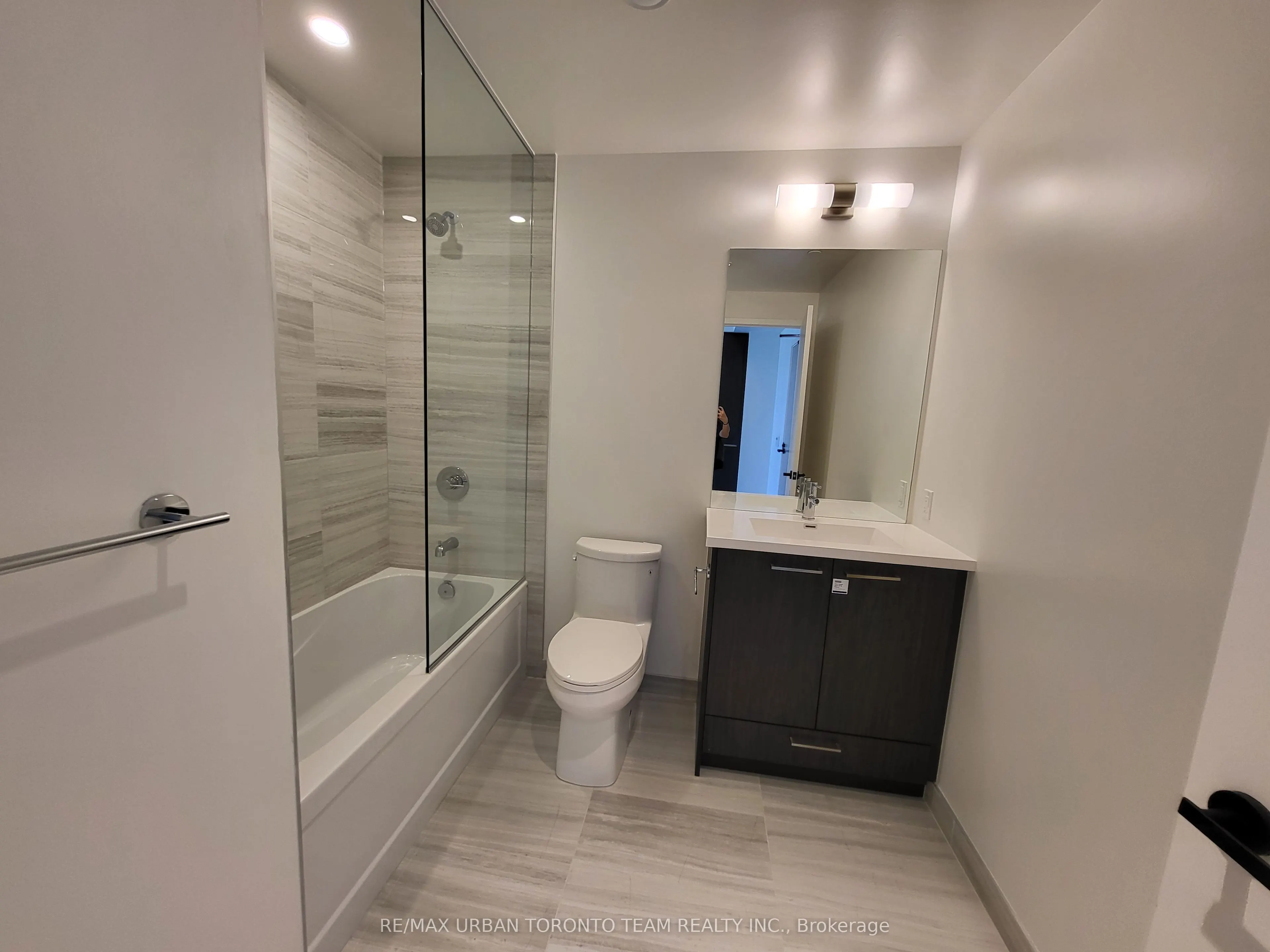 28 Interchange Way, #3311
