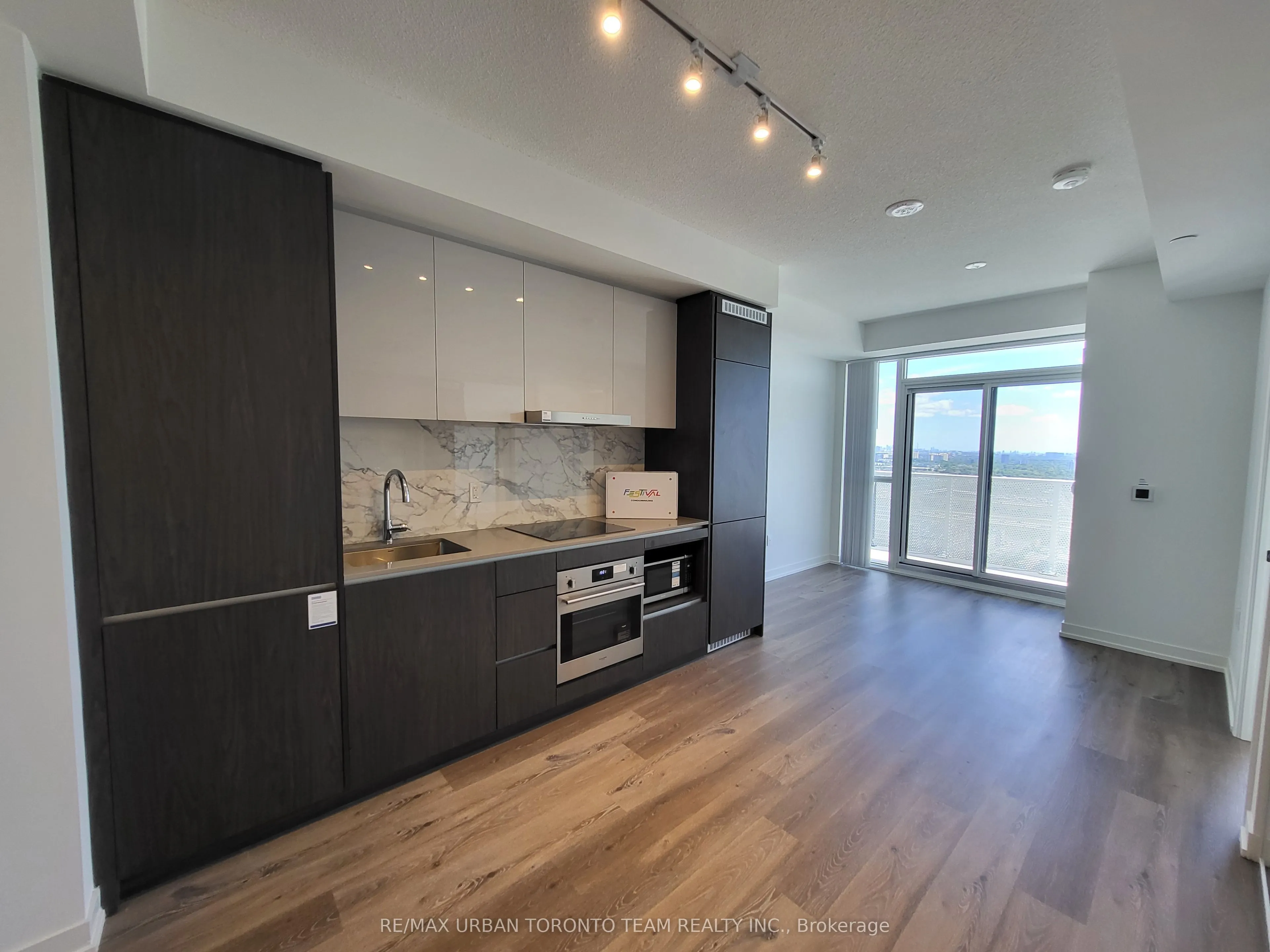 28 Interchange Way, #3311