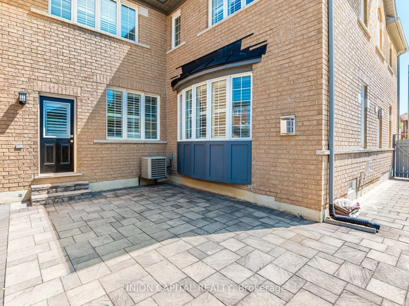 18 Honey Glen Avenue