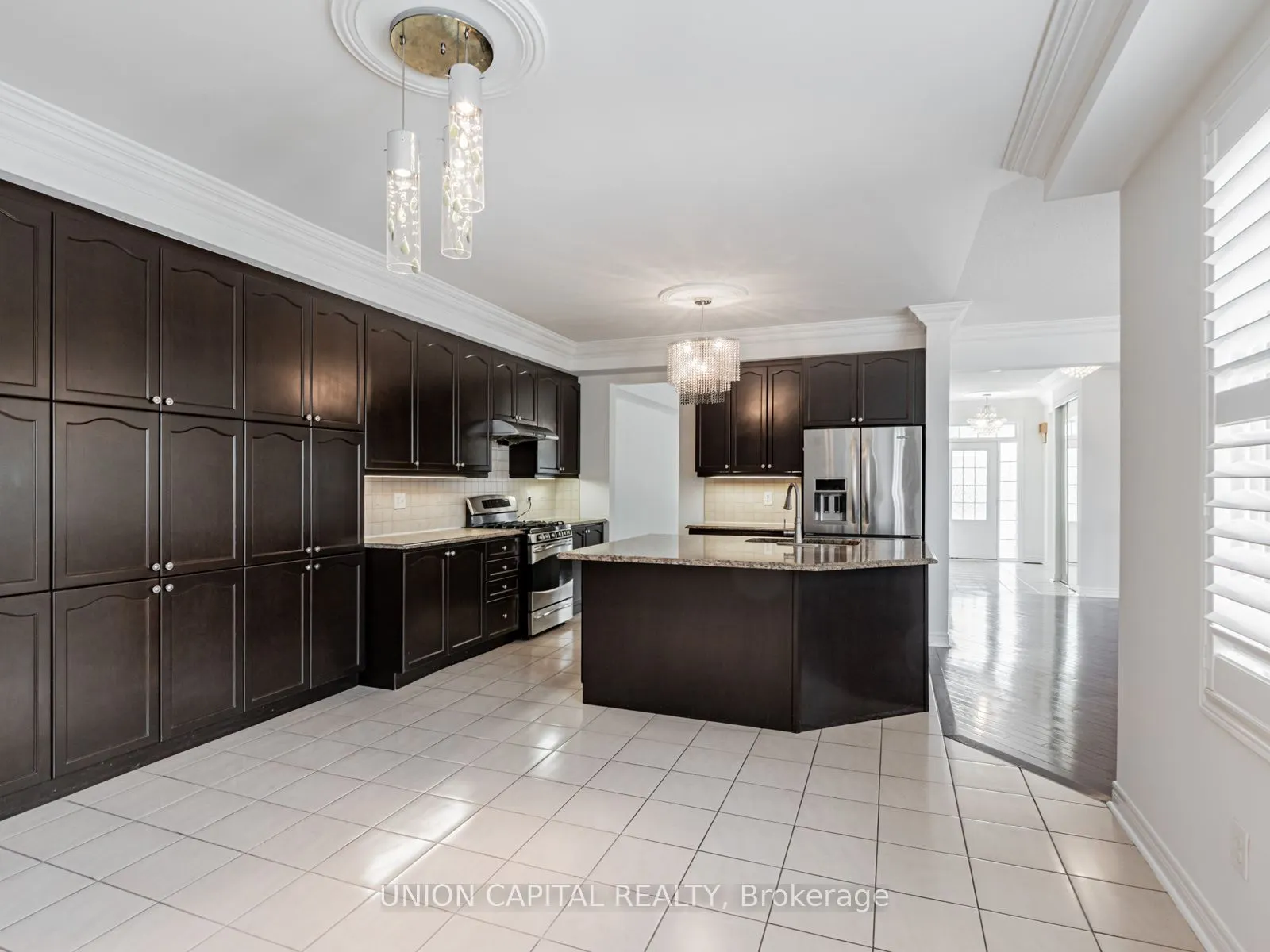 18 Honey Glen Avenue