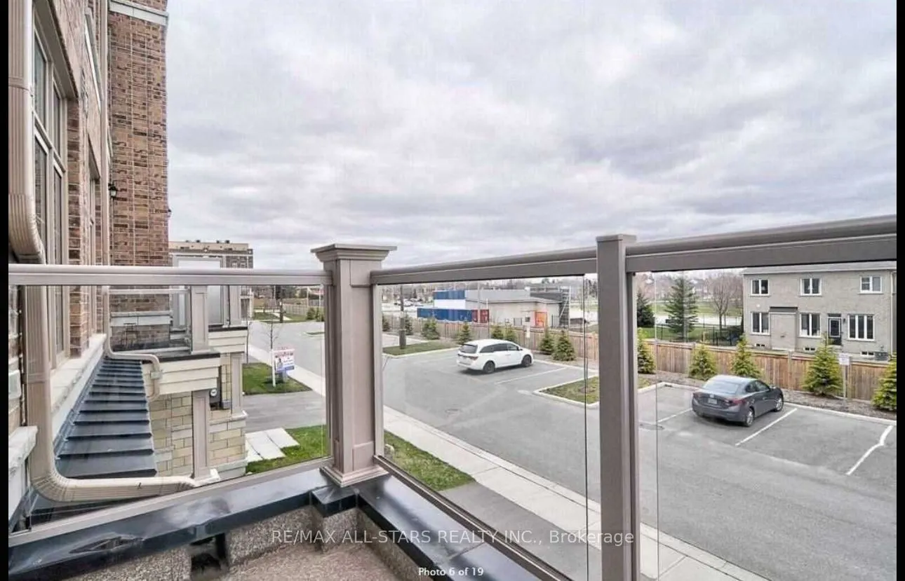 17 Cornerbank Crescent