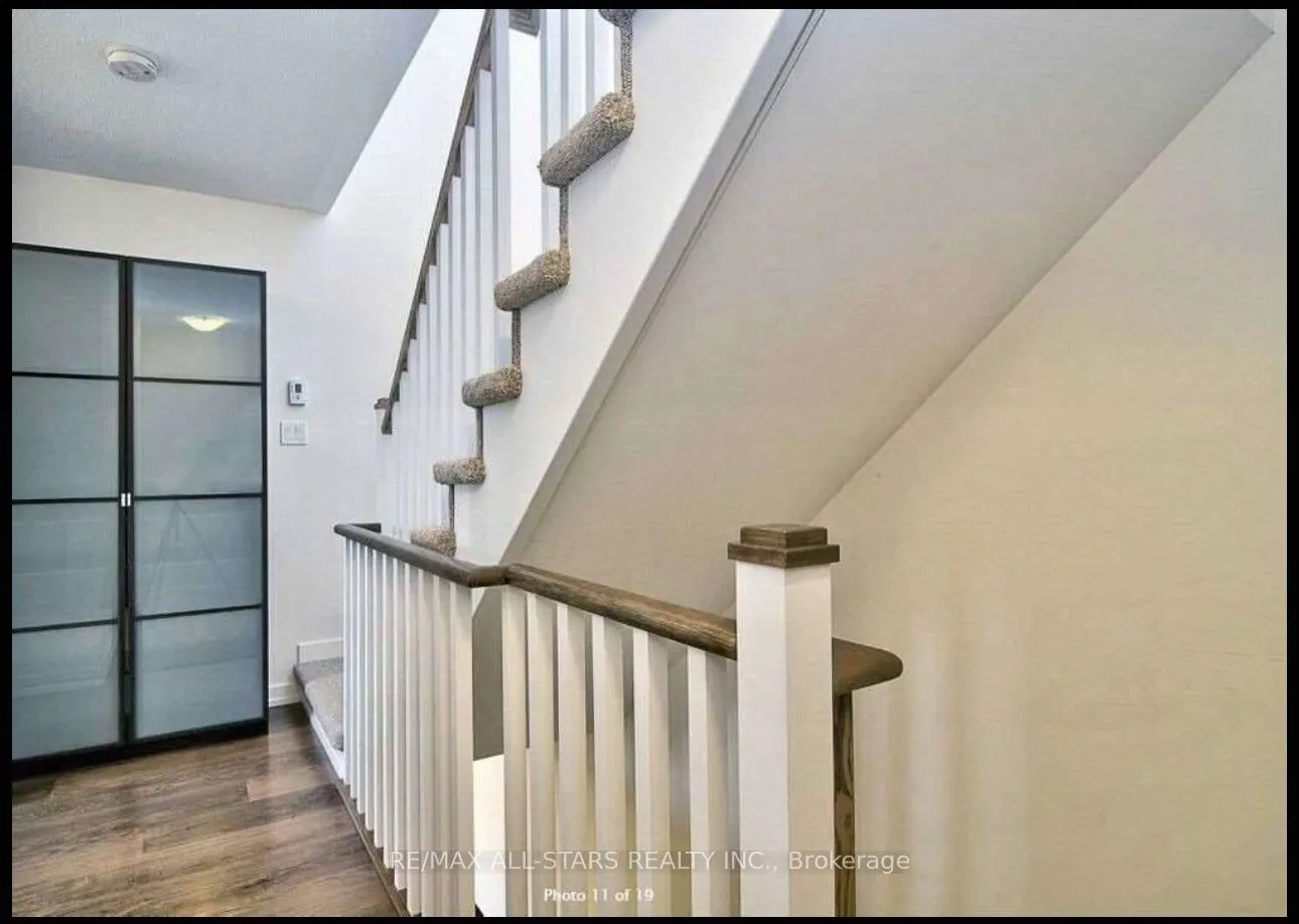 17 Cornerbank Crescent