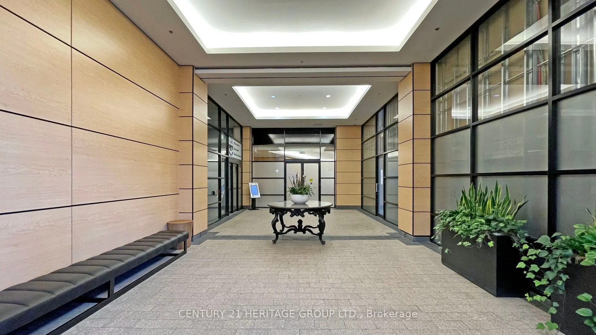 2910 Highway 7 Road W, #405