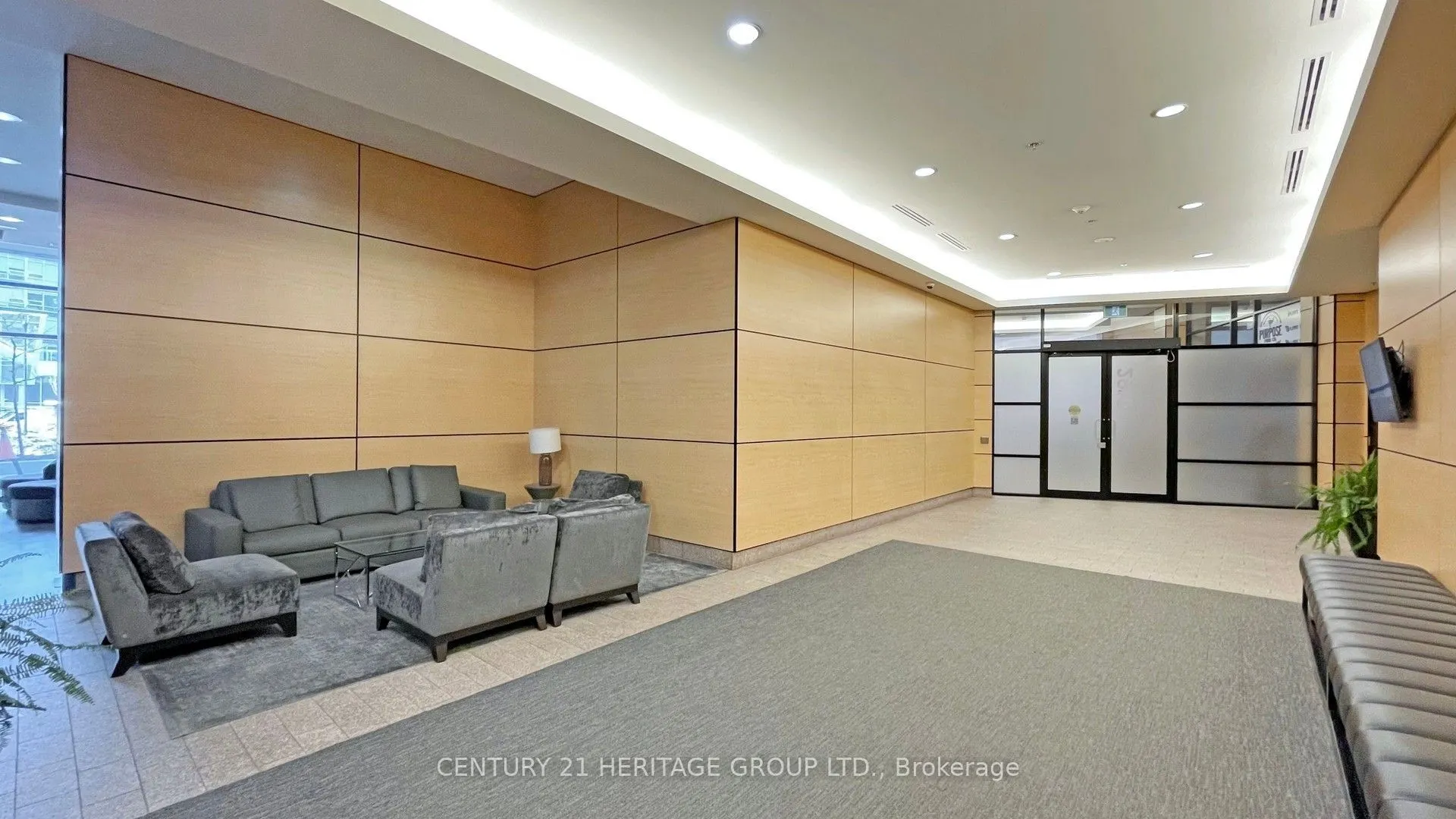2910 Highway 7 Road W, #405