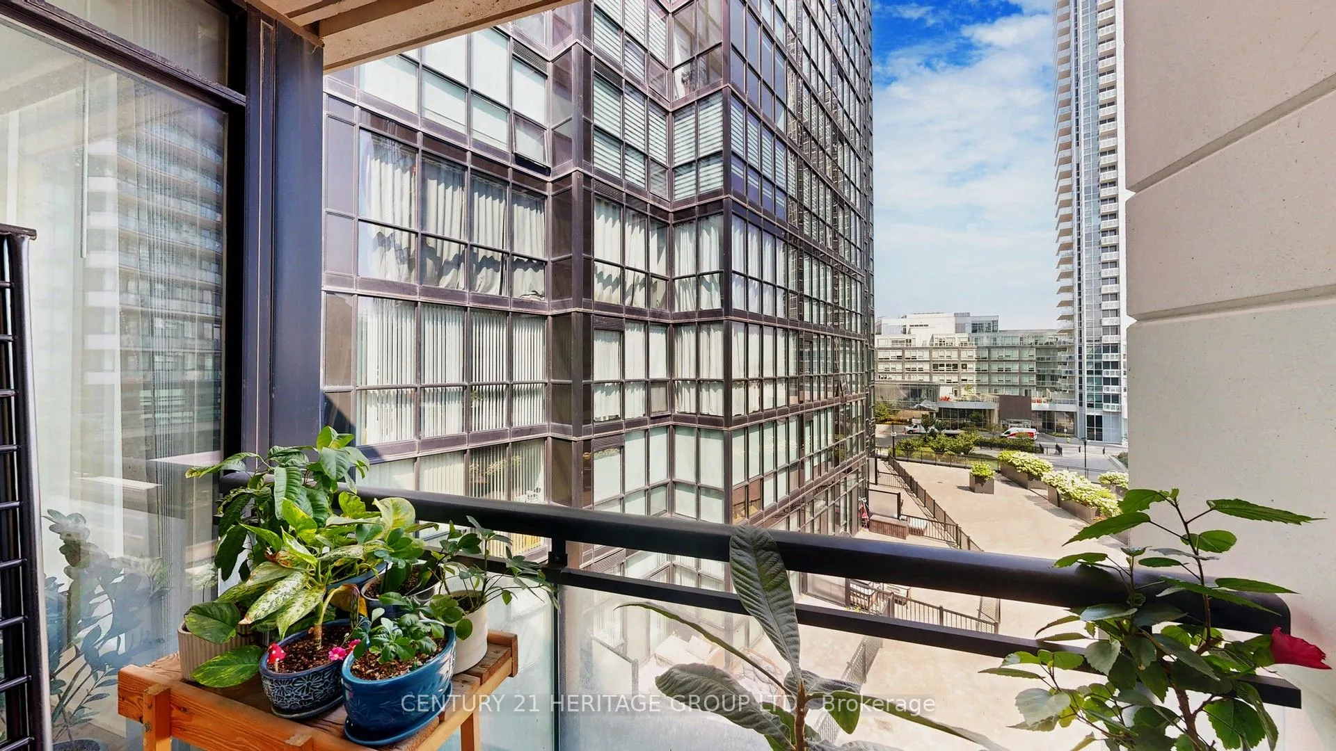 2910 Highway 7 Road W, #405