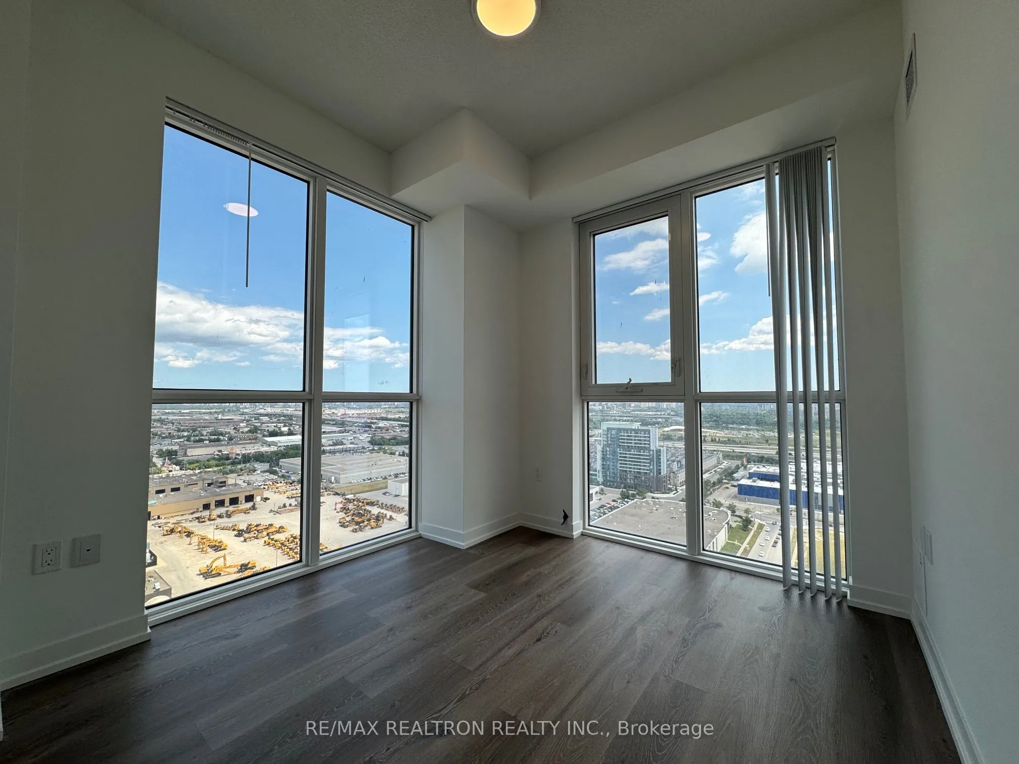 28 Interchange Way, #3010