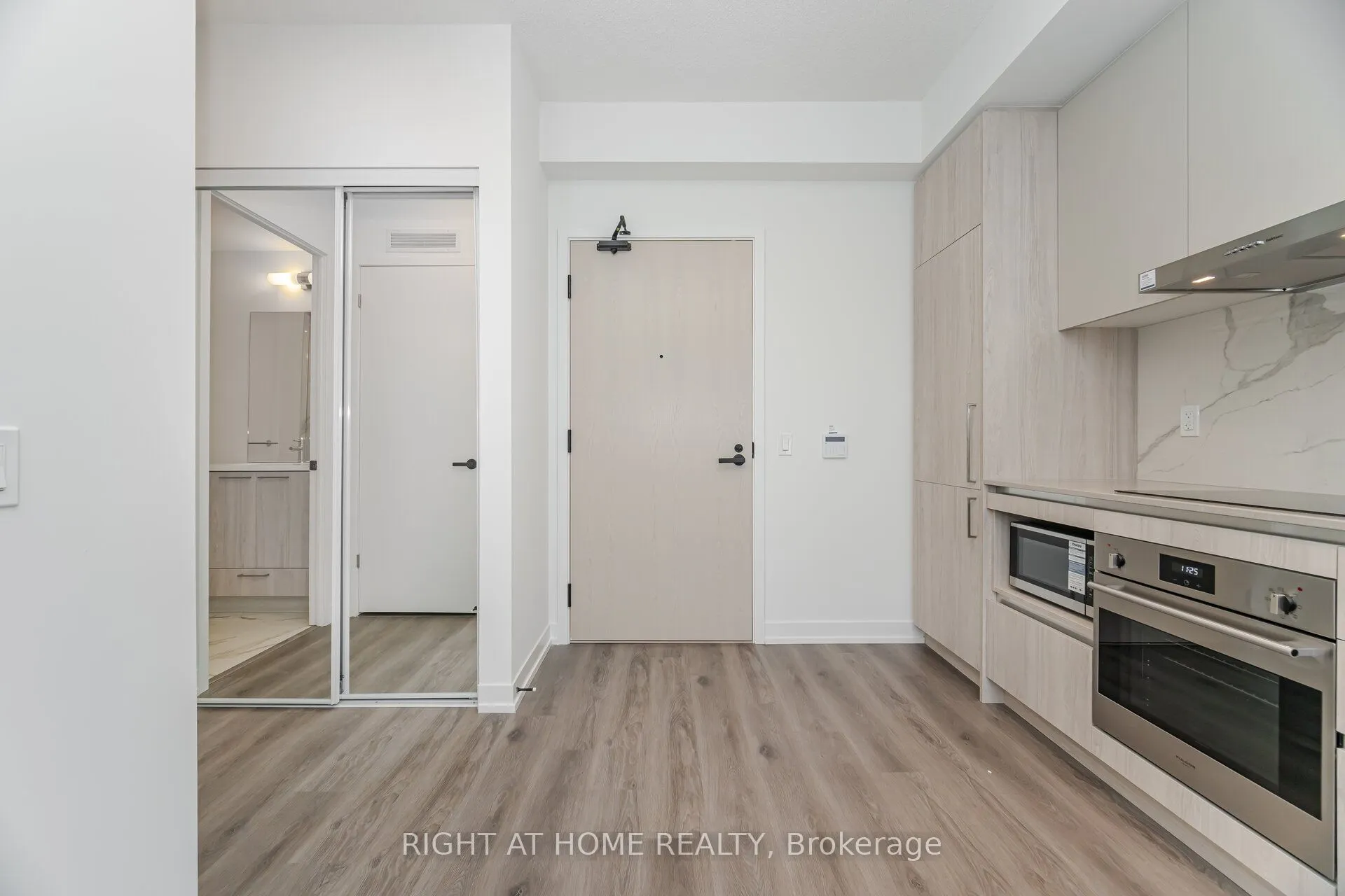 225 Commerce Street N, #5911