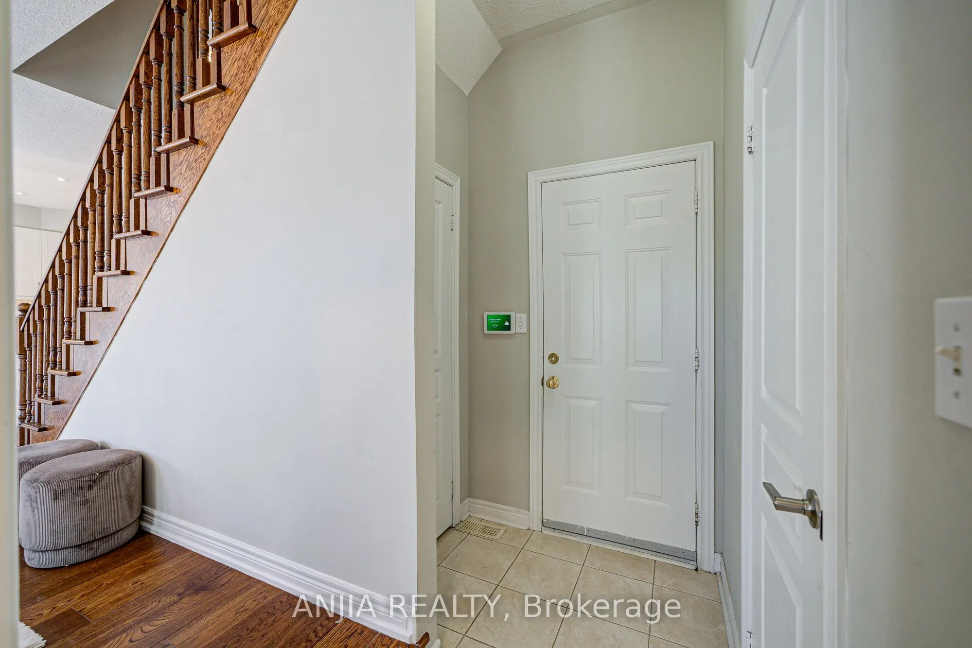 54 Rainbow Valley Crescent