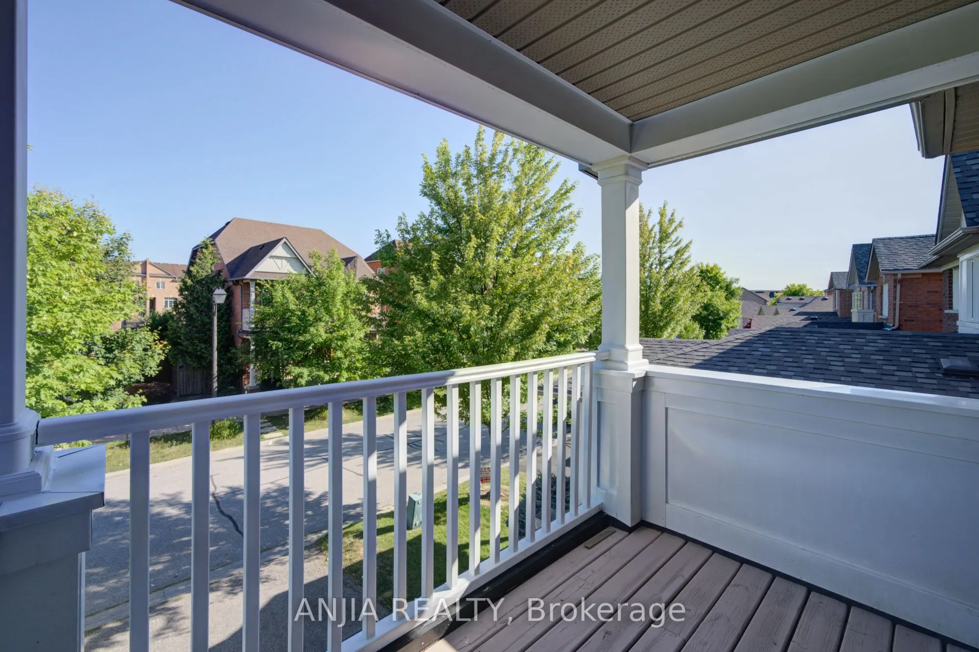 54 Rainbow Valley Crescent