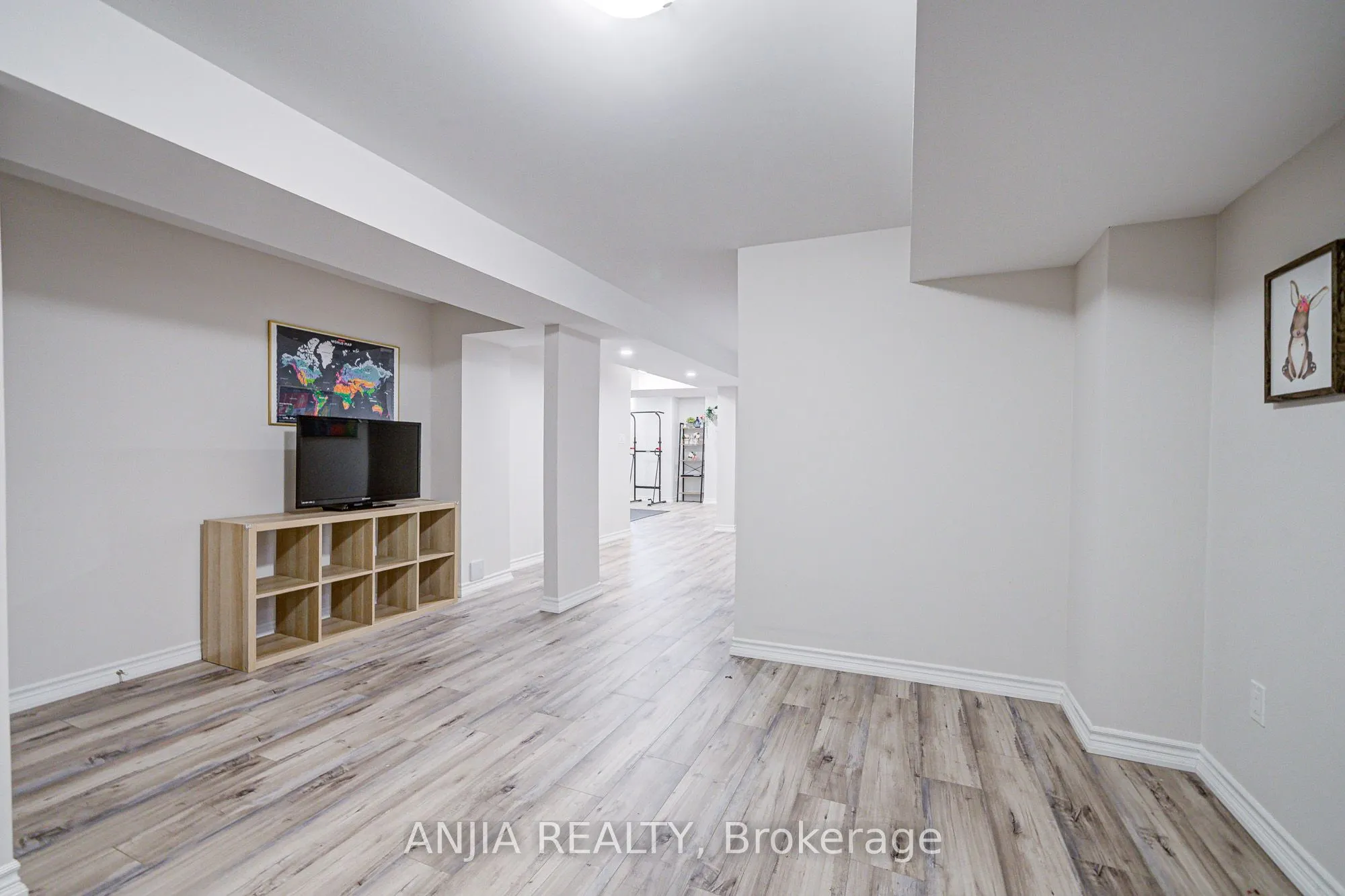 54 Rainbow Valley Crescent
