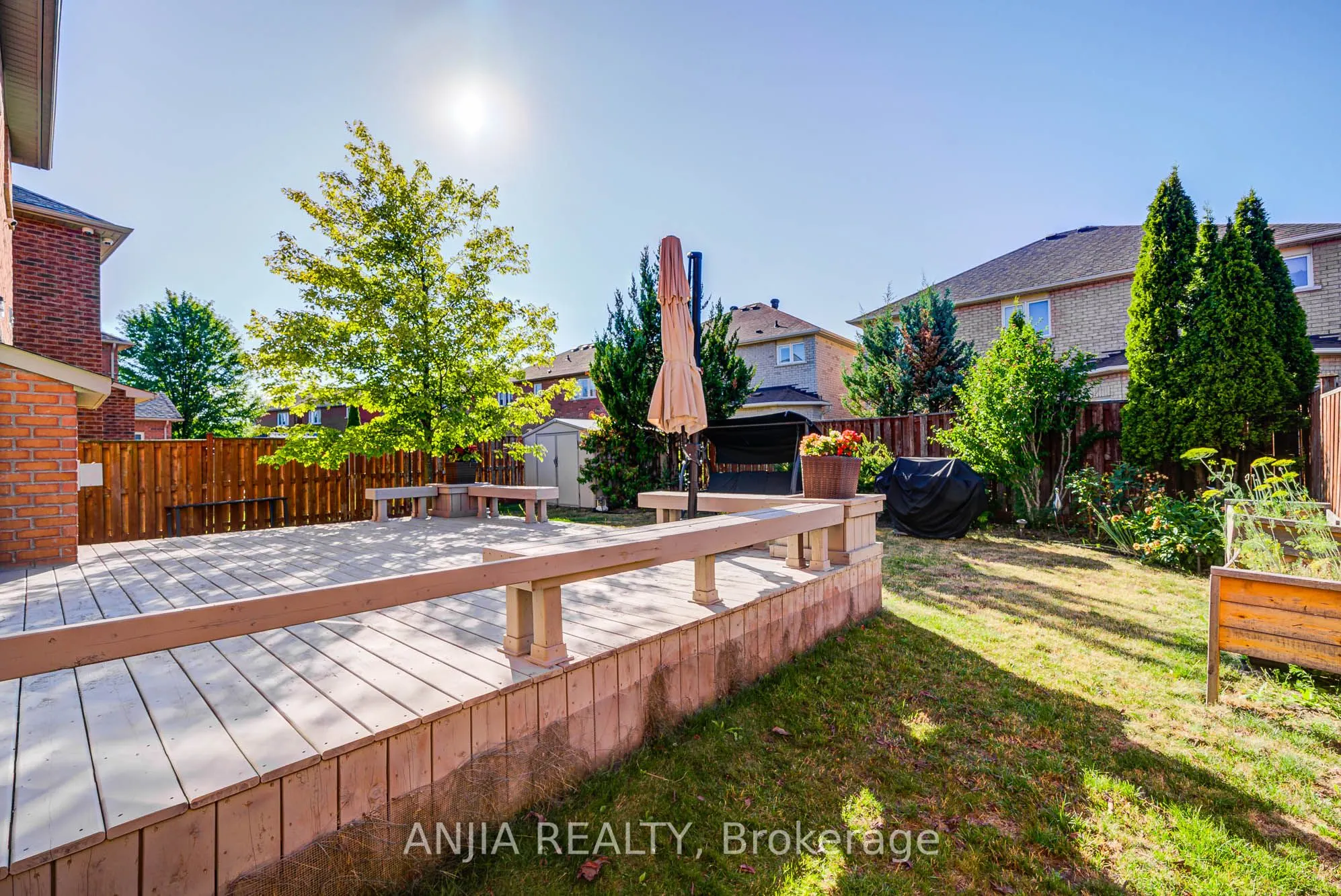 54 Rainbow Valley Crescent
