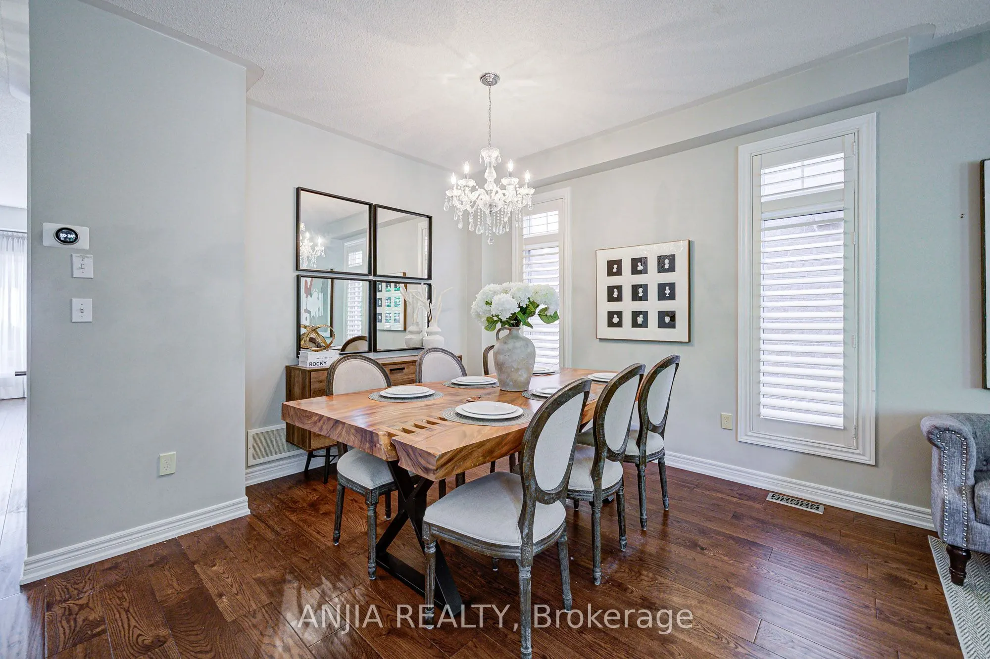 54 Rainbow Valley Crescent