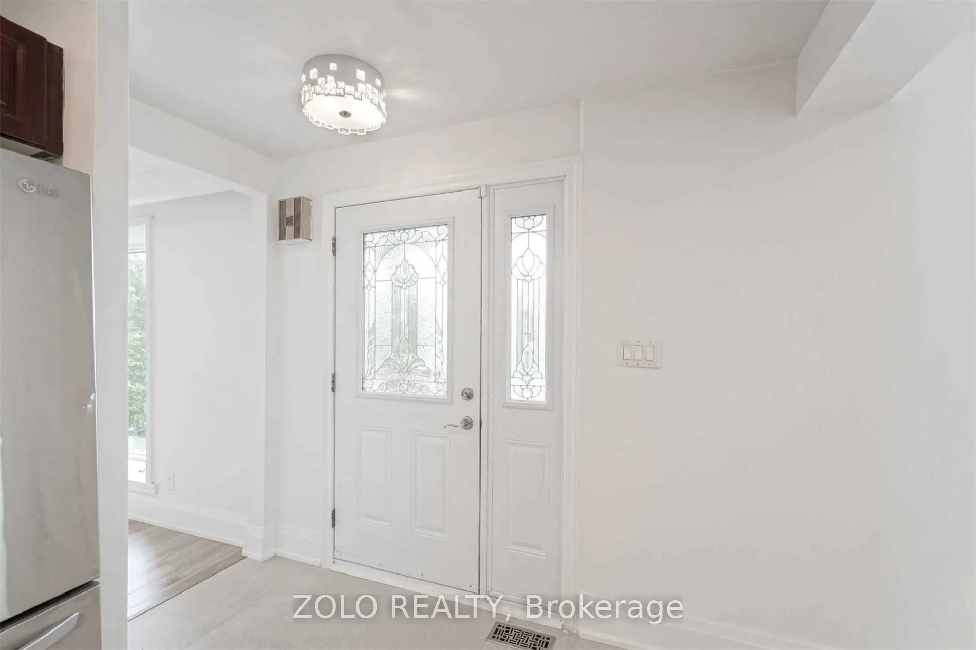525 Lynett Crescent