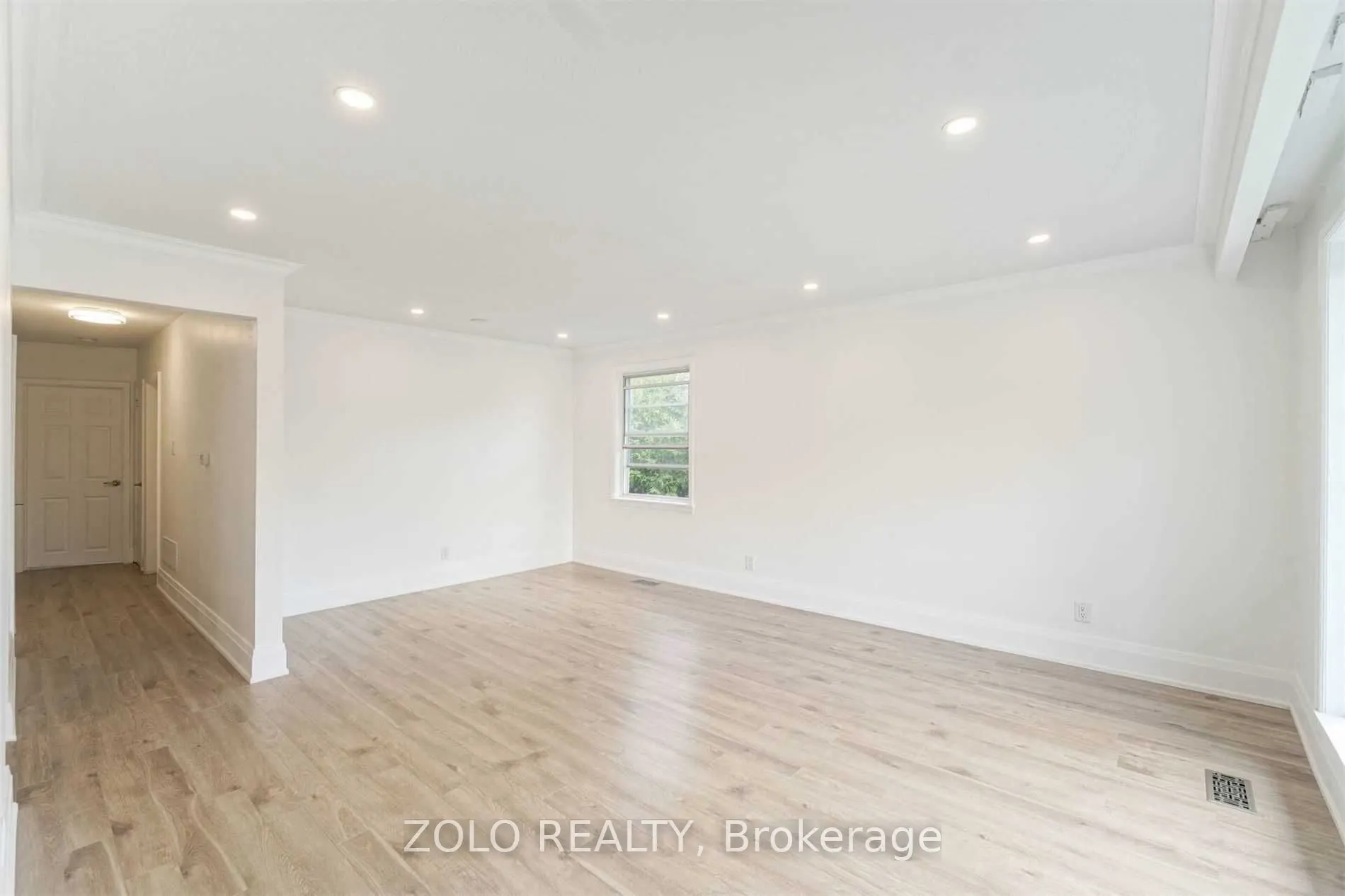 525 Lynett Crescent