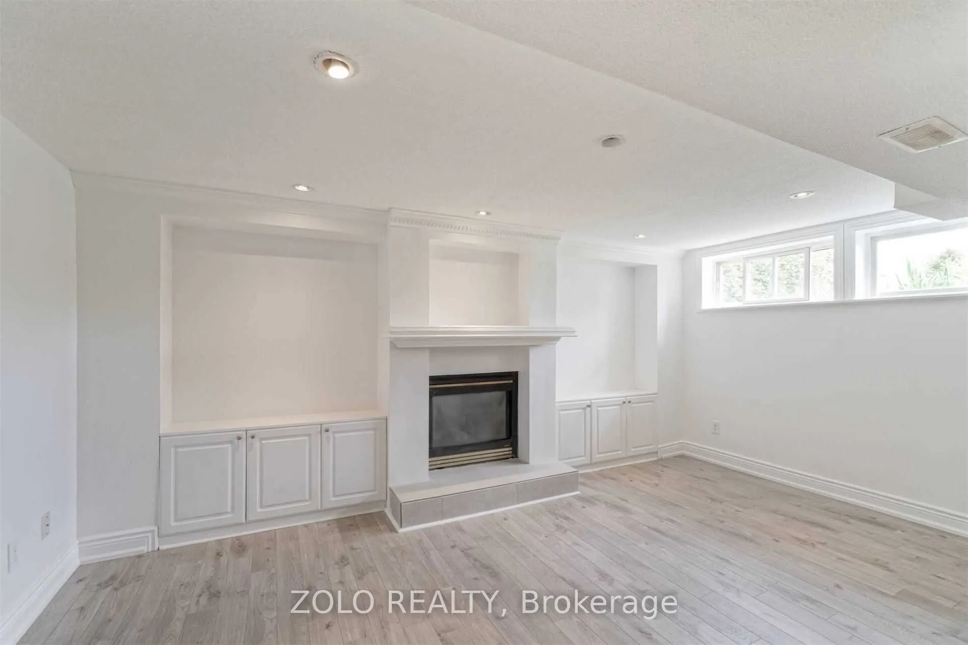 525 Lynett Crescent
