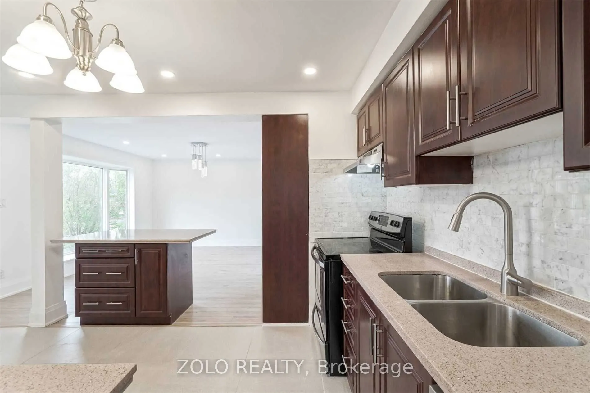 525 Lynett Crescent