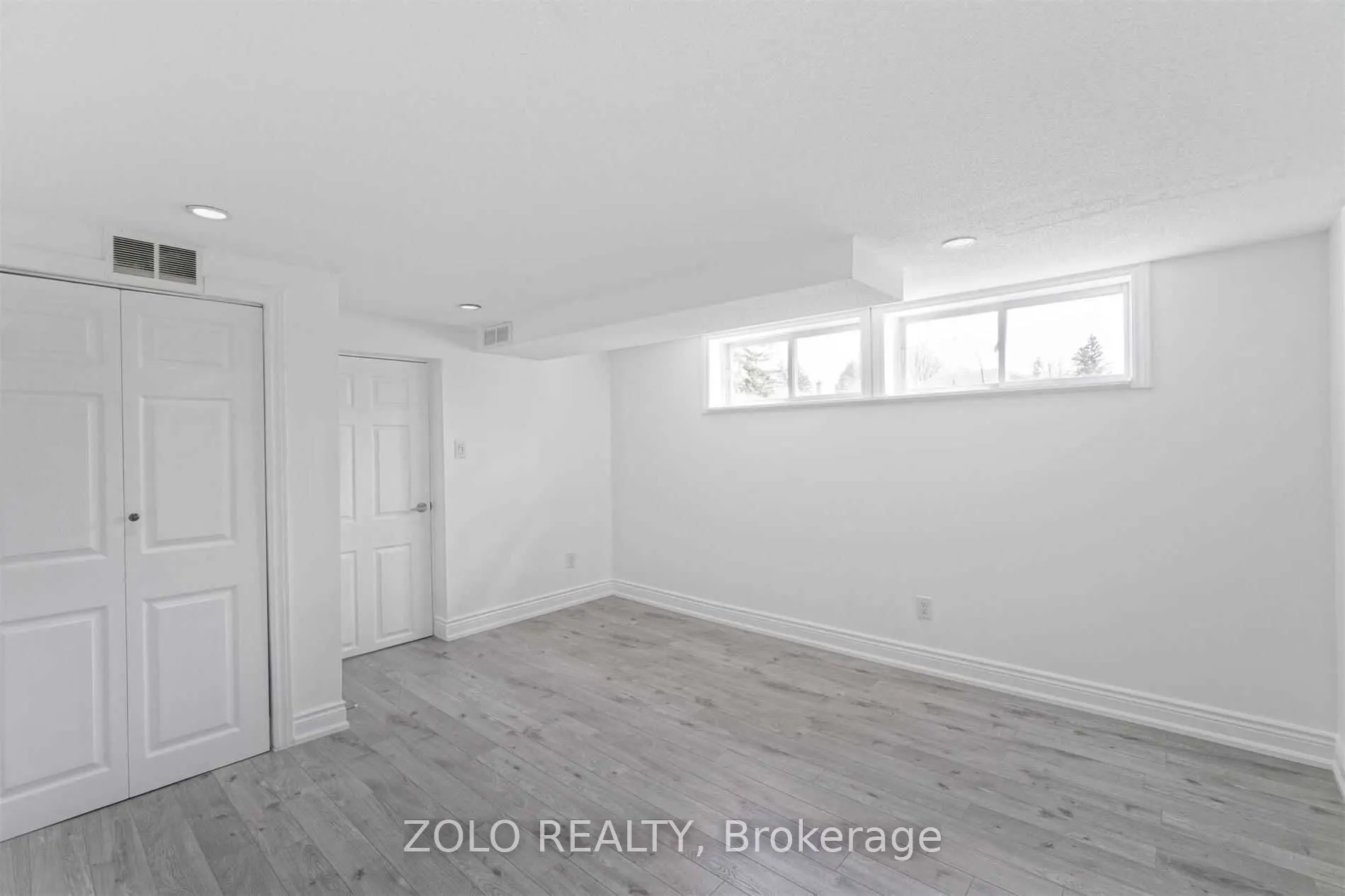 525 Lynett Crescent