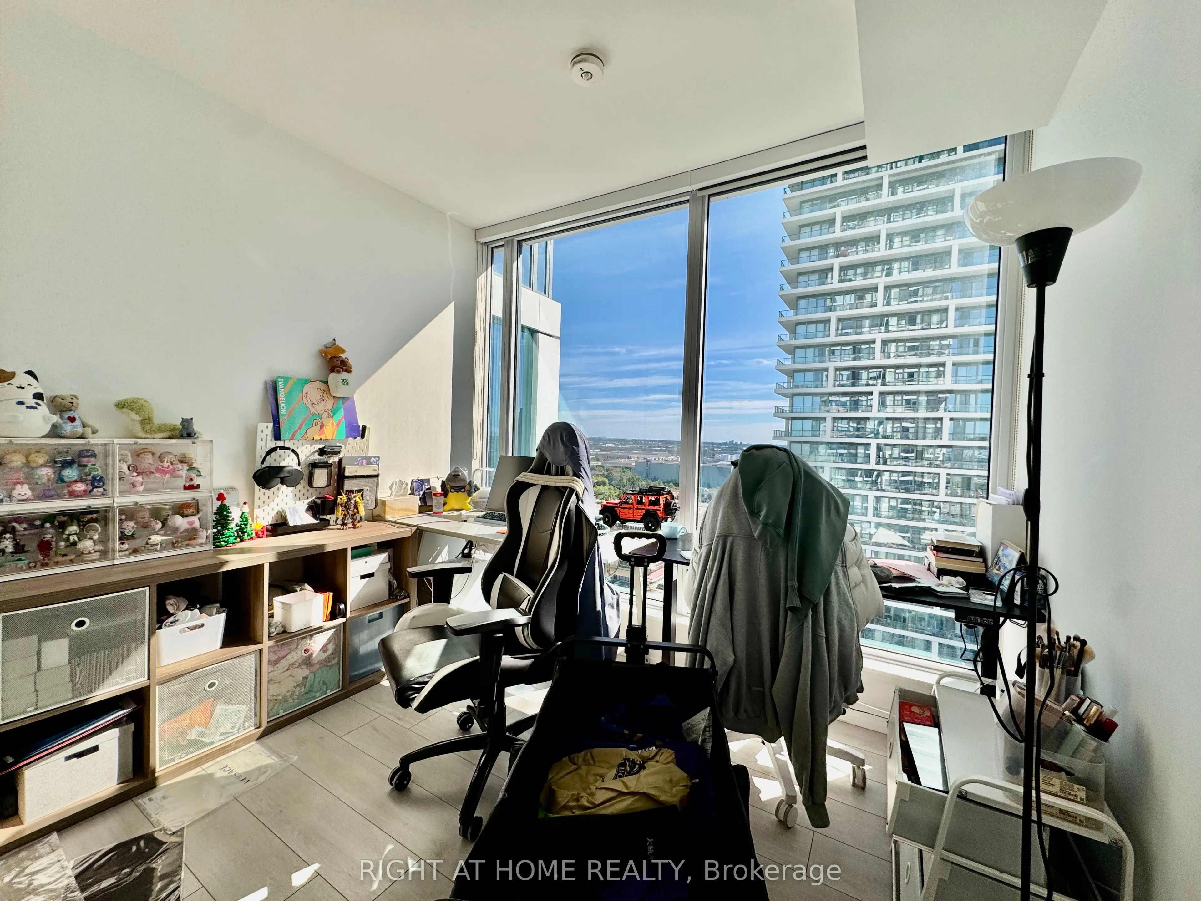 898 Portage Parkway, #1903