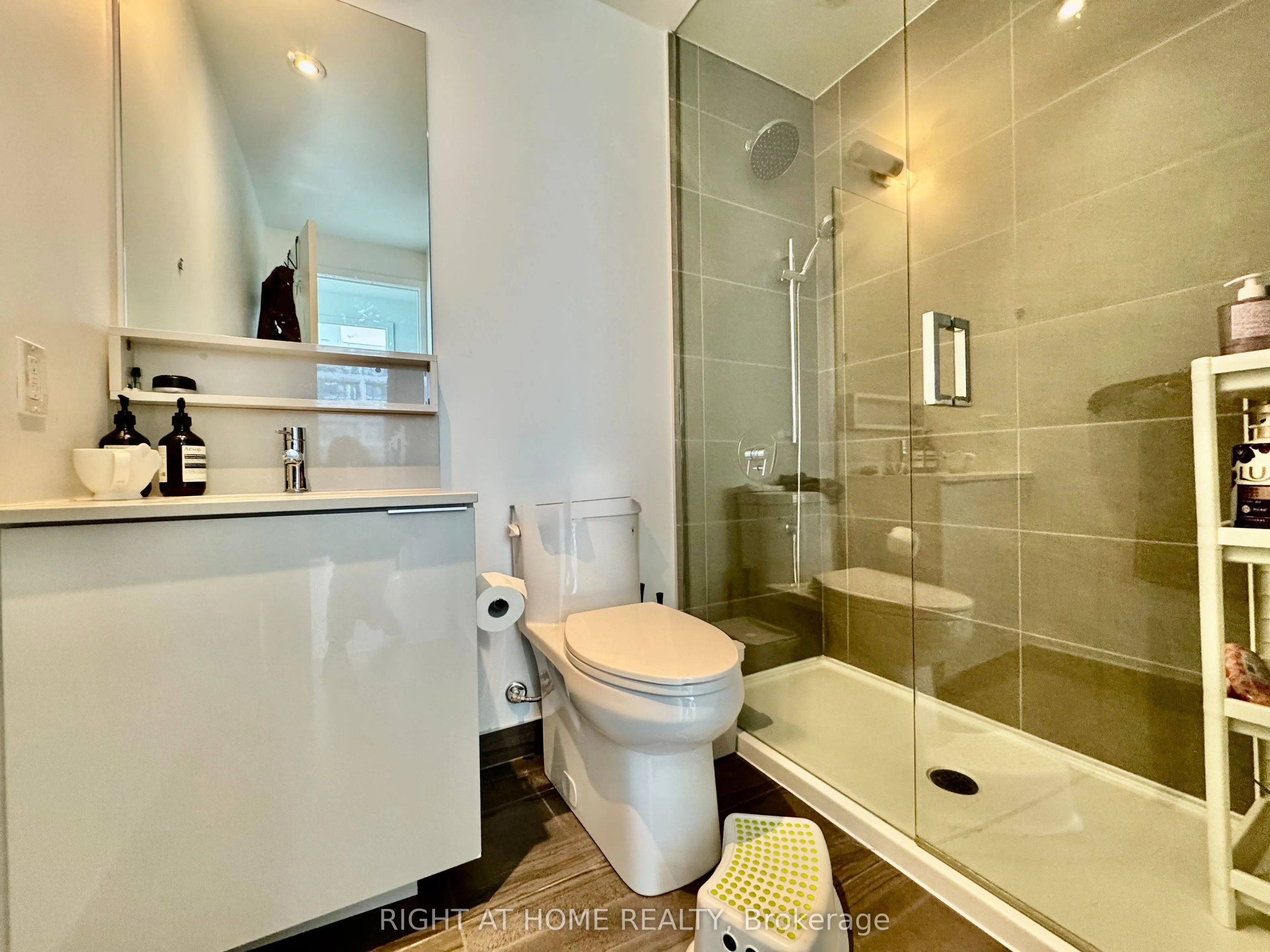 898 Portage Parkway, #1903