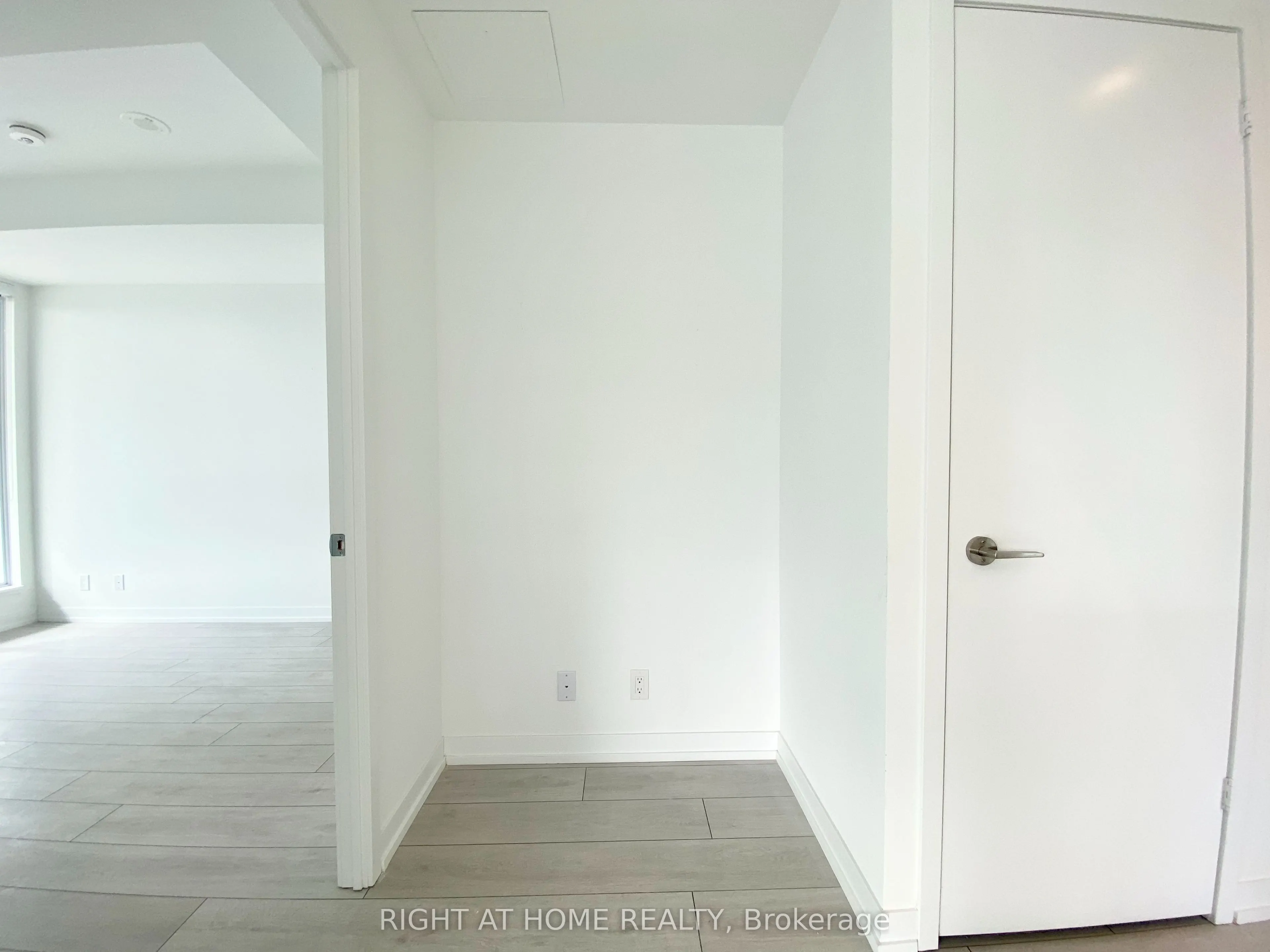 898 Portage Parkway, #1903