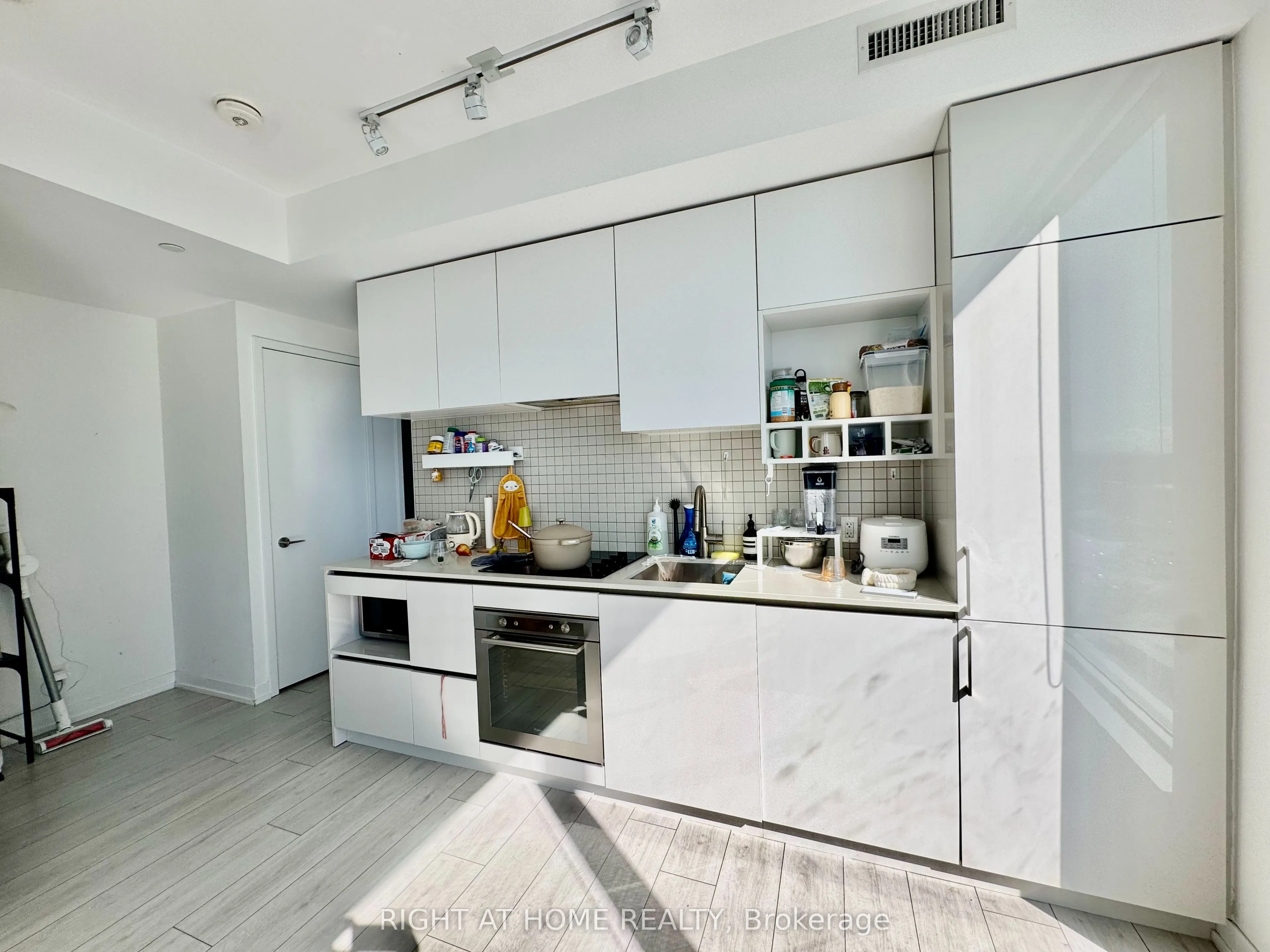 898 Portage Parkway, #1903