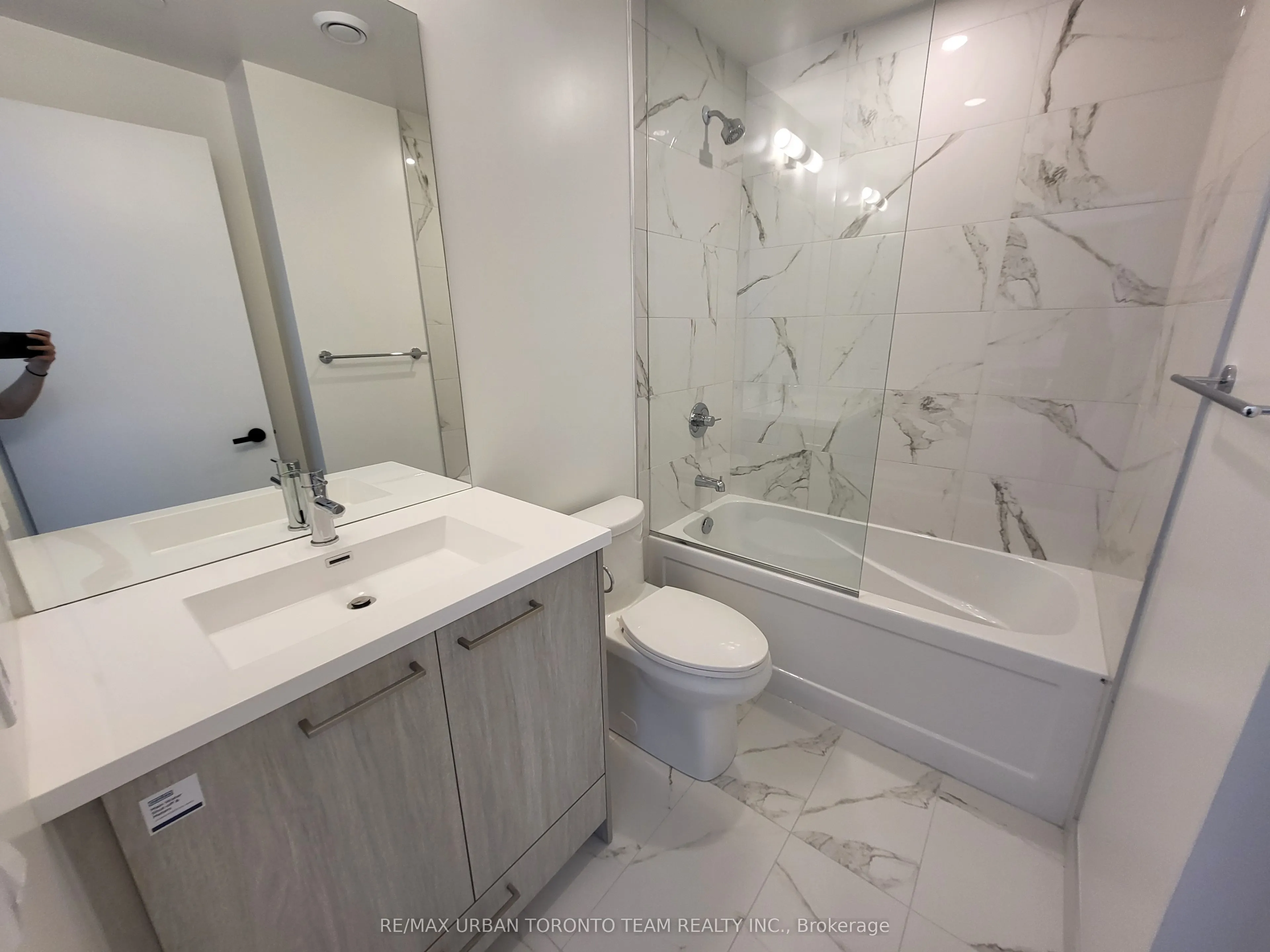 28 Interchange Way, #3501