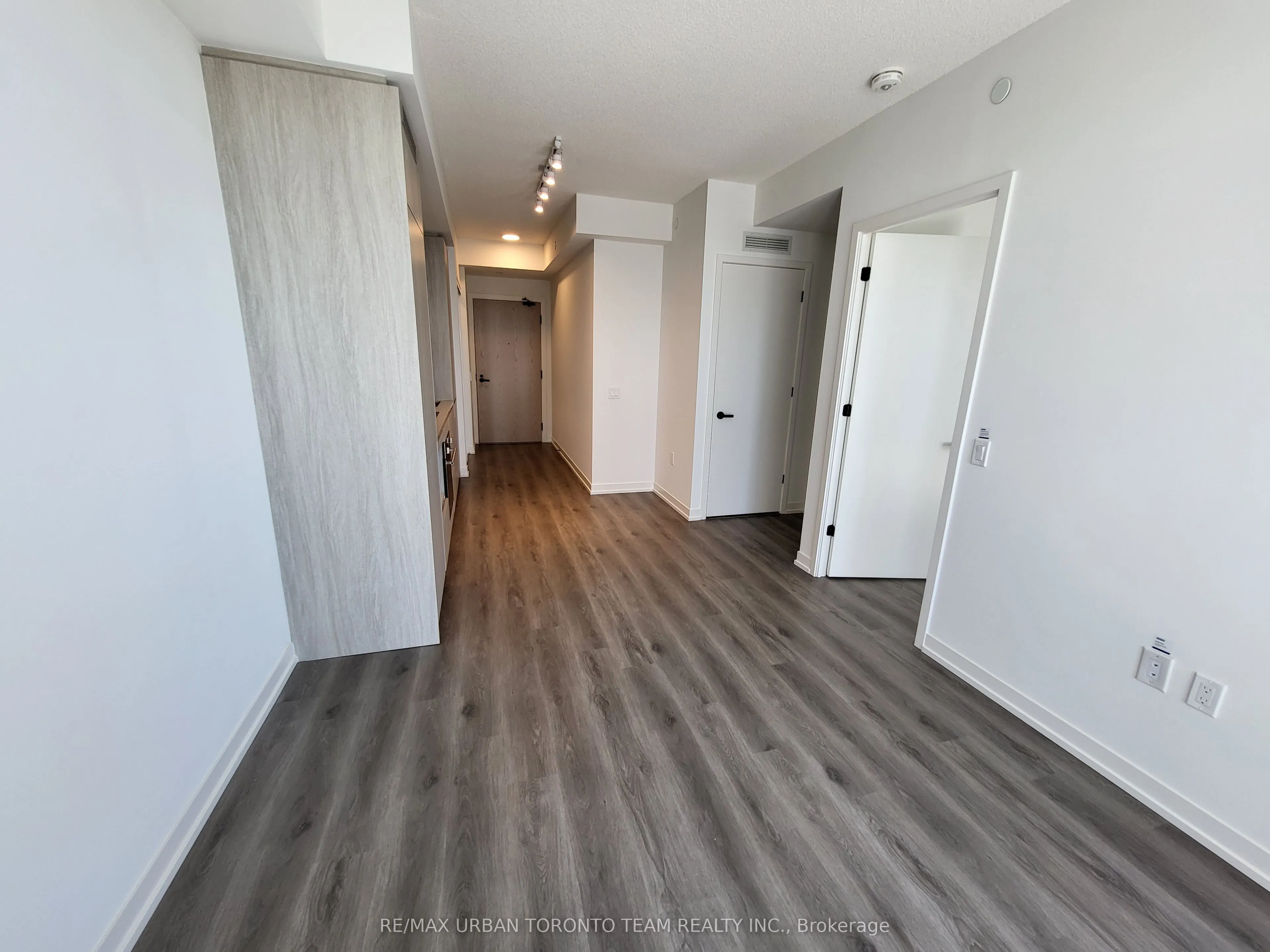 28 Interchange Way, #3501