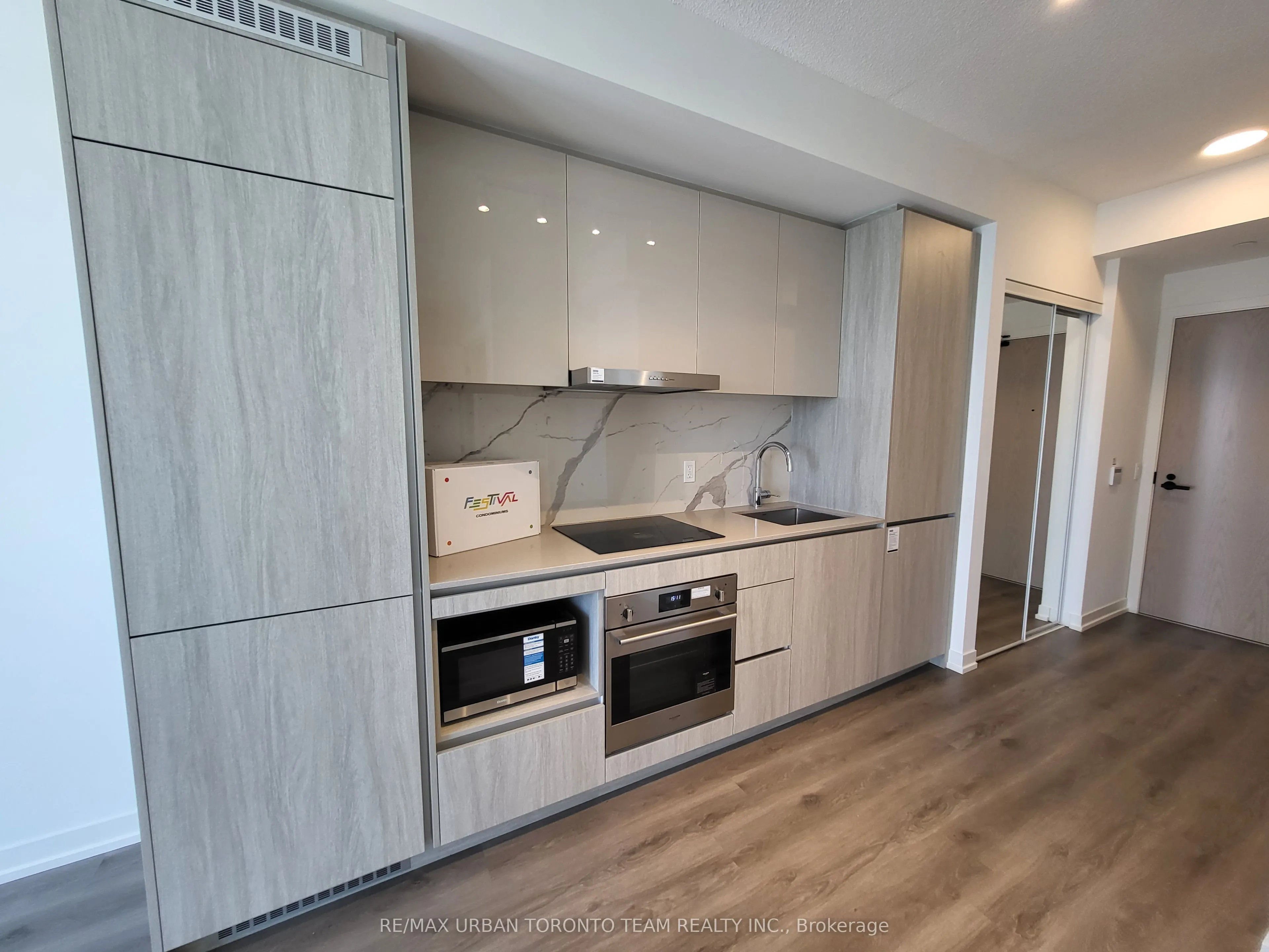 28 Interchange Way, #3501