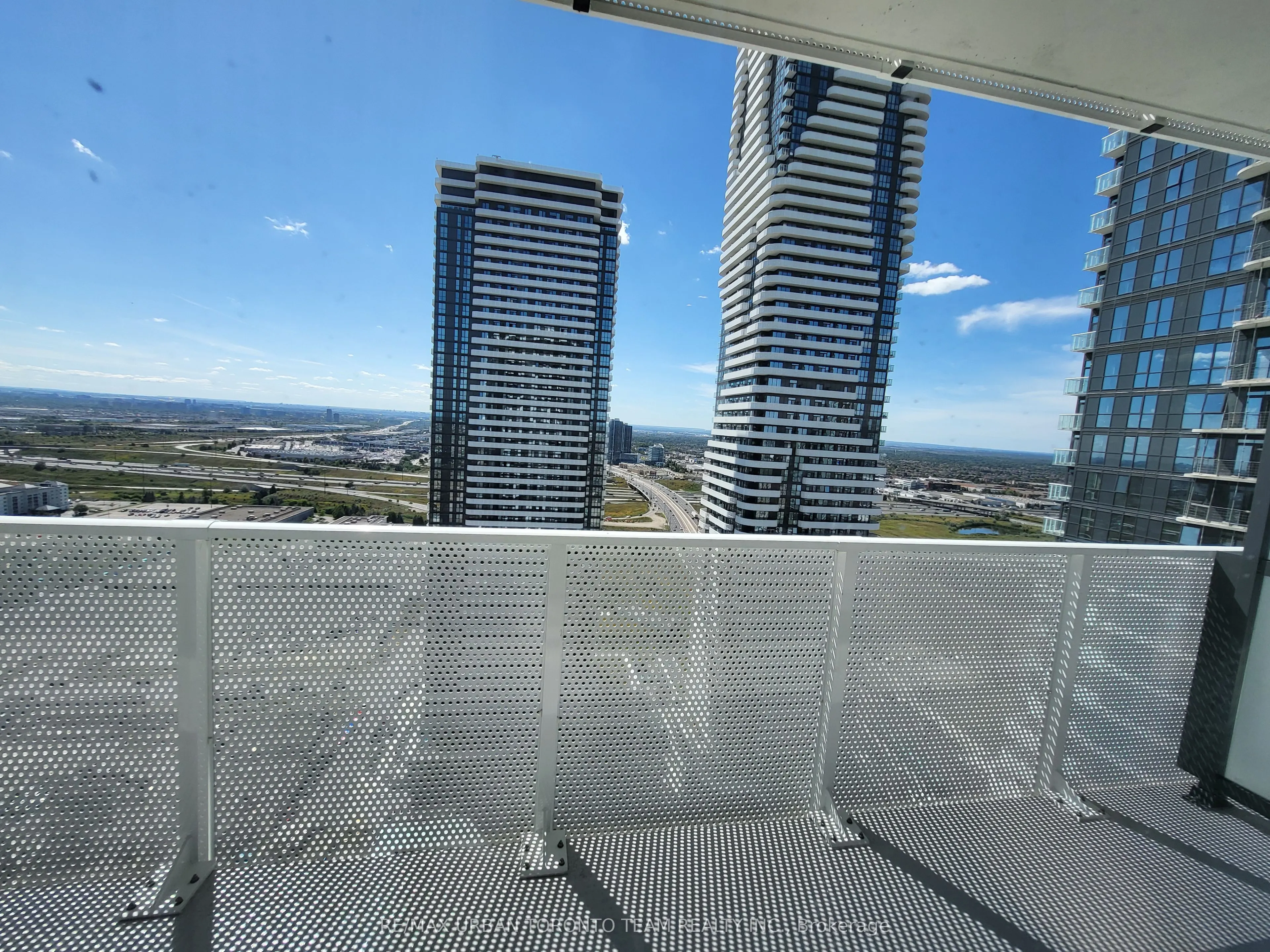 28 Interchange Way, #3501