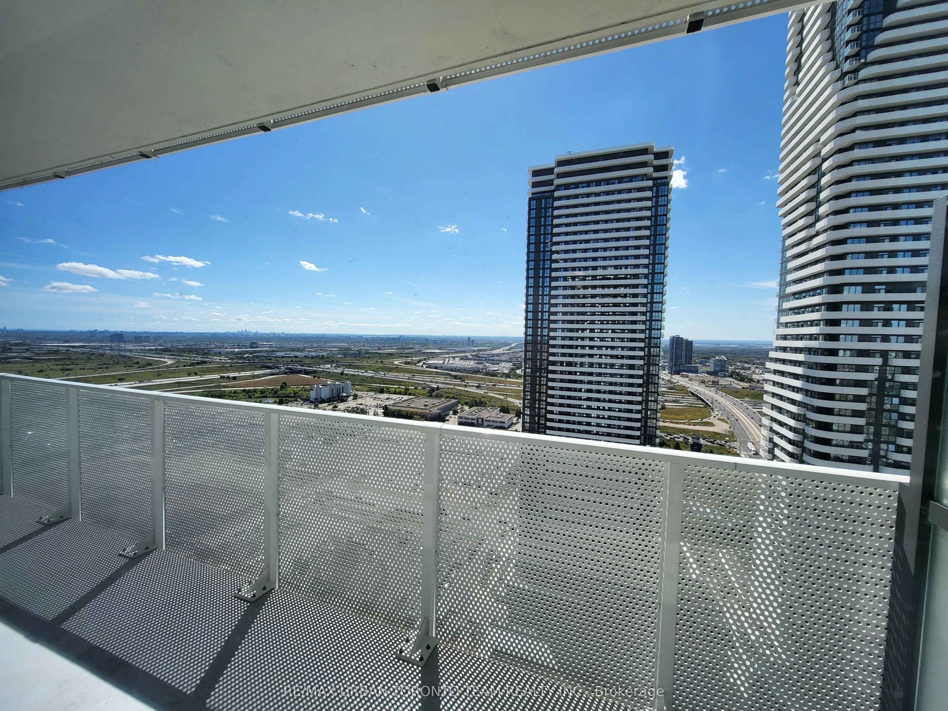 28 Interchange Way, #3501