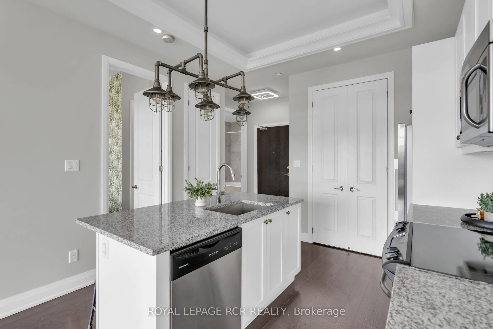 15277 Yonge Street, #409