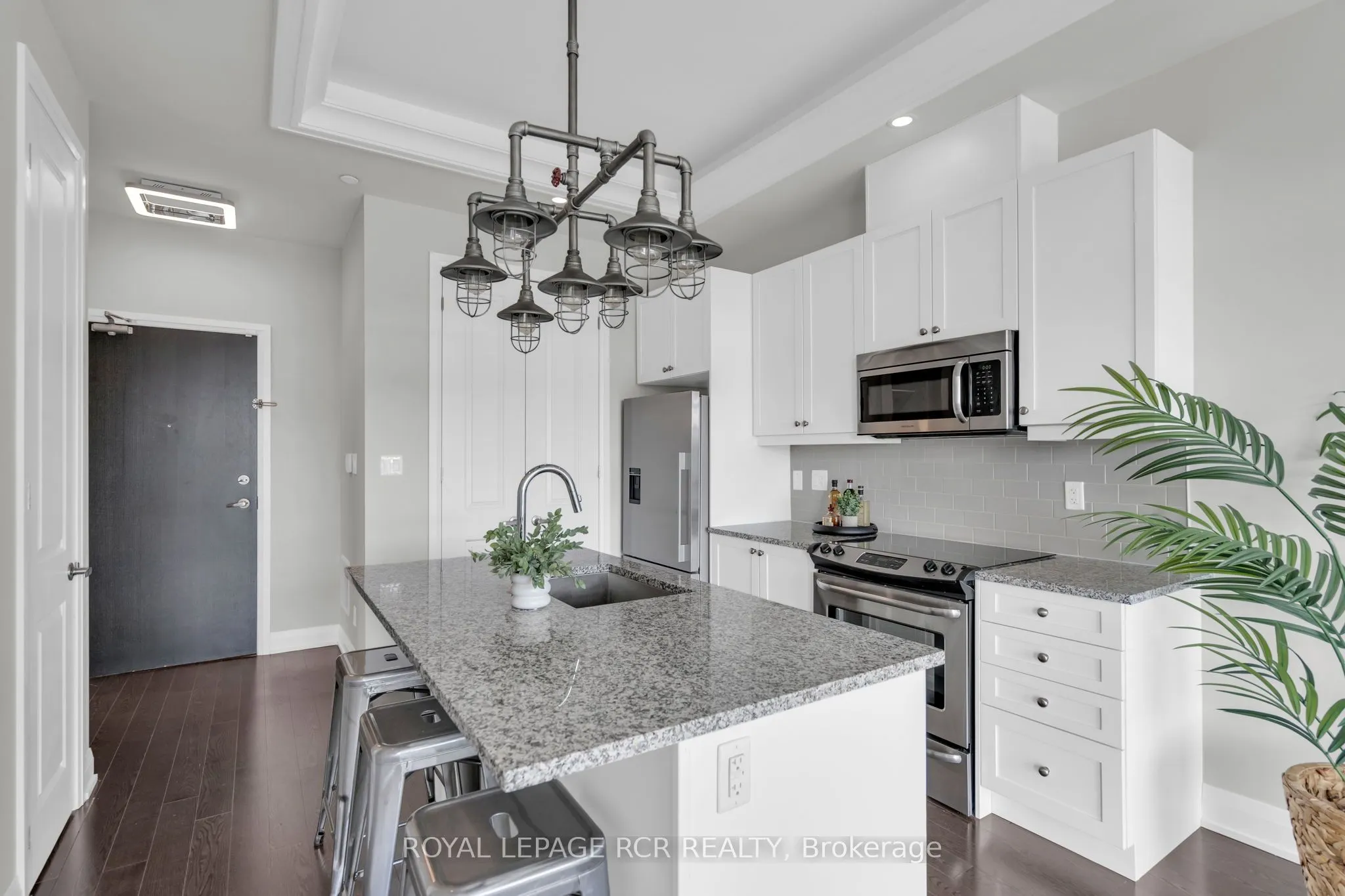 15277 Yonge Street, #409