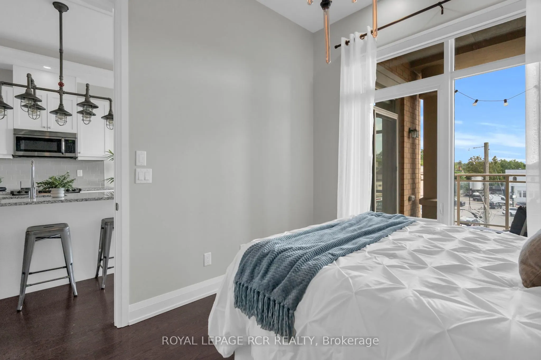 15277 Yonge Street, #409
