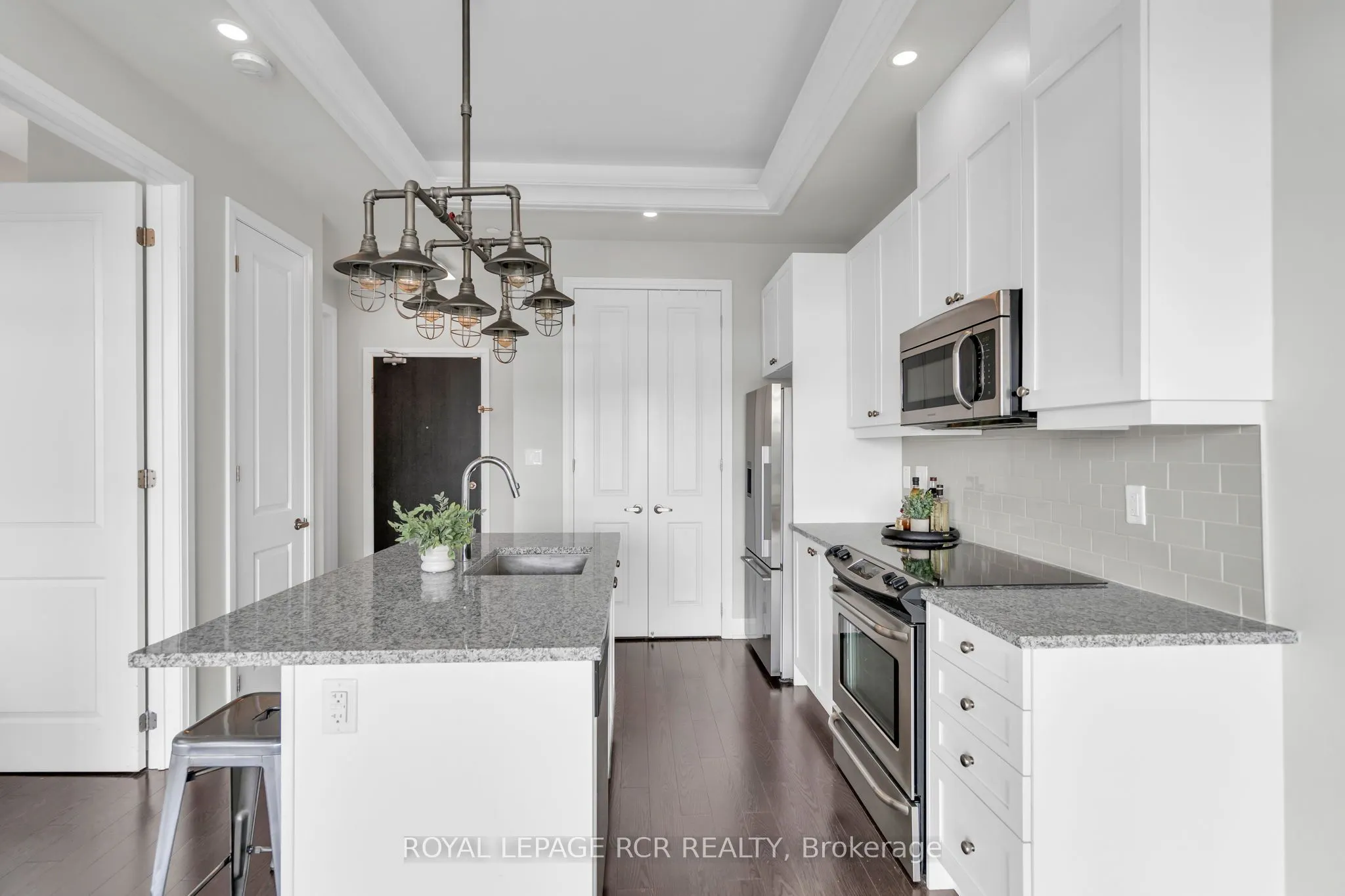 15277 Yonge Street, #409
