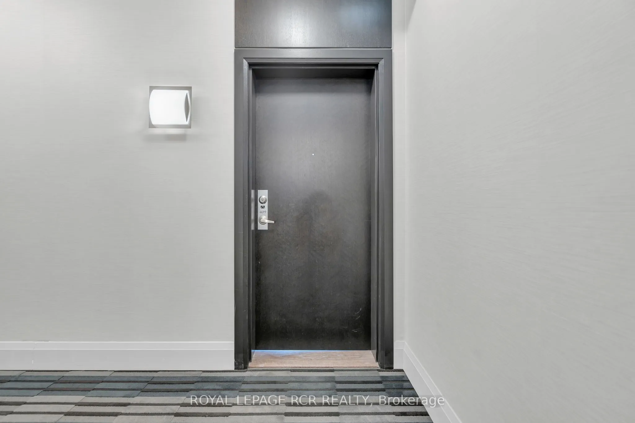 15277 Yonge Street, #409