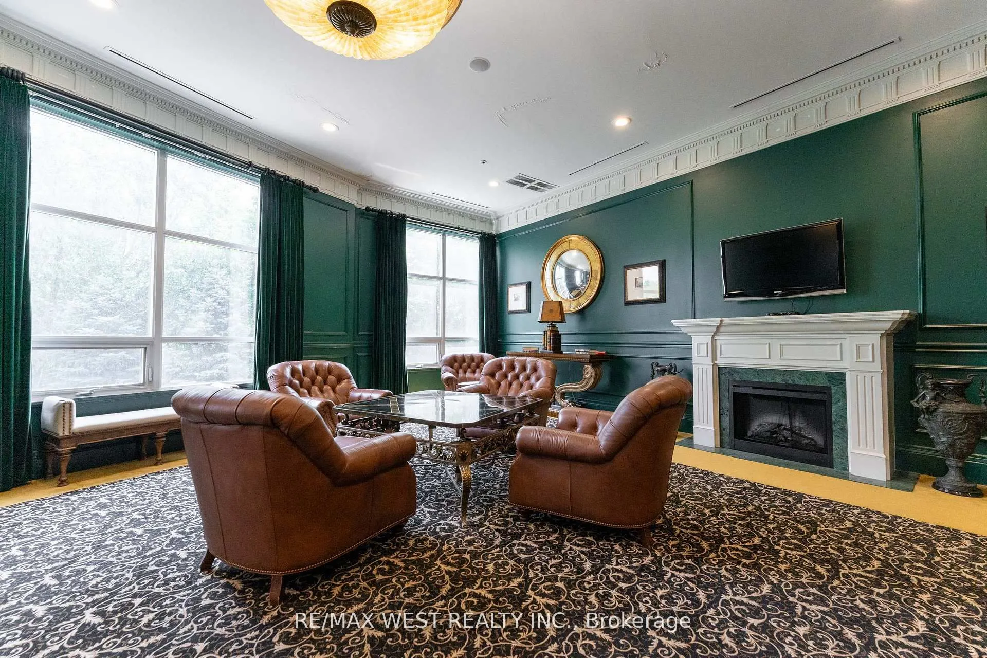 9225 Jane Street, #916