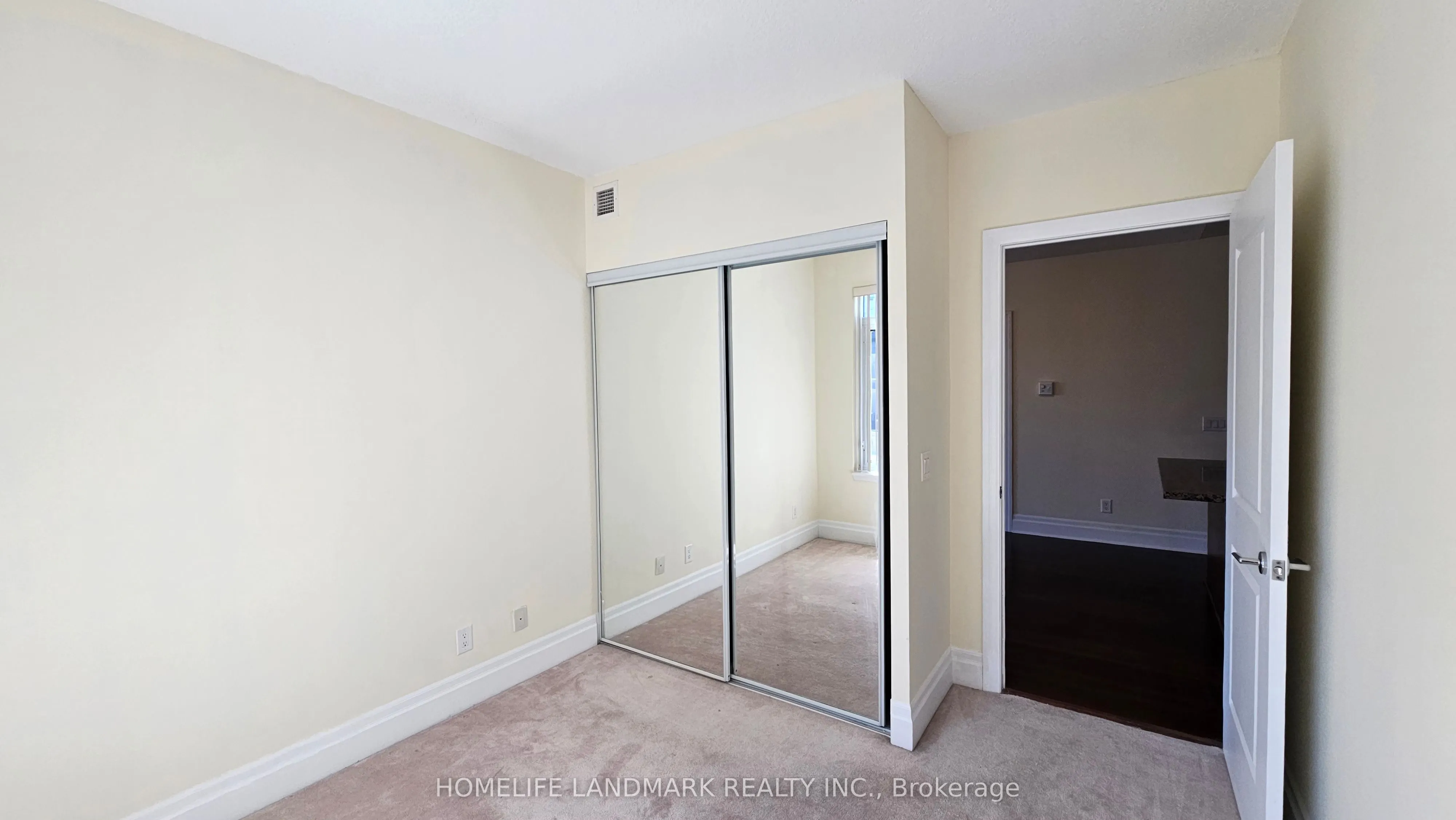 131 Upper Duke Crescent, #415