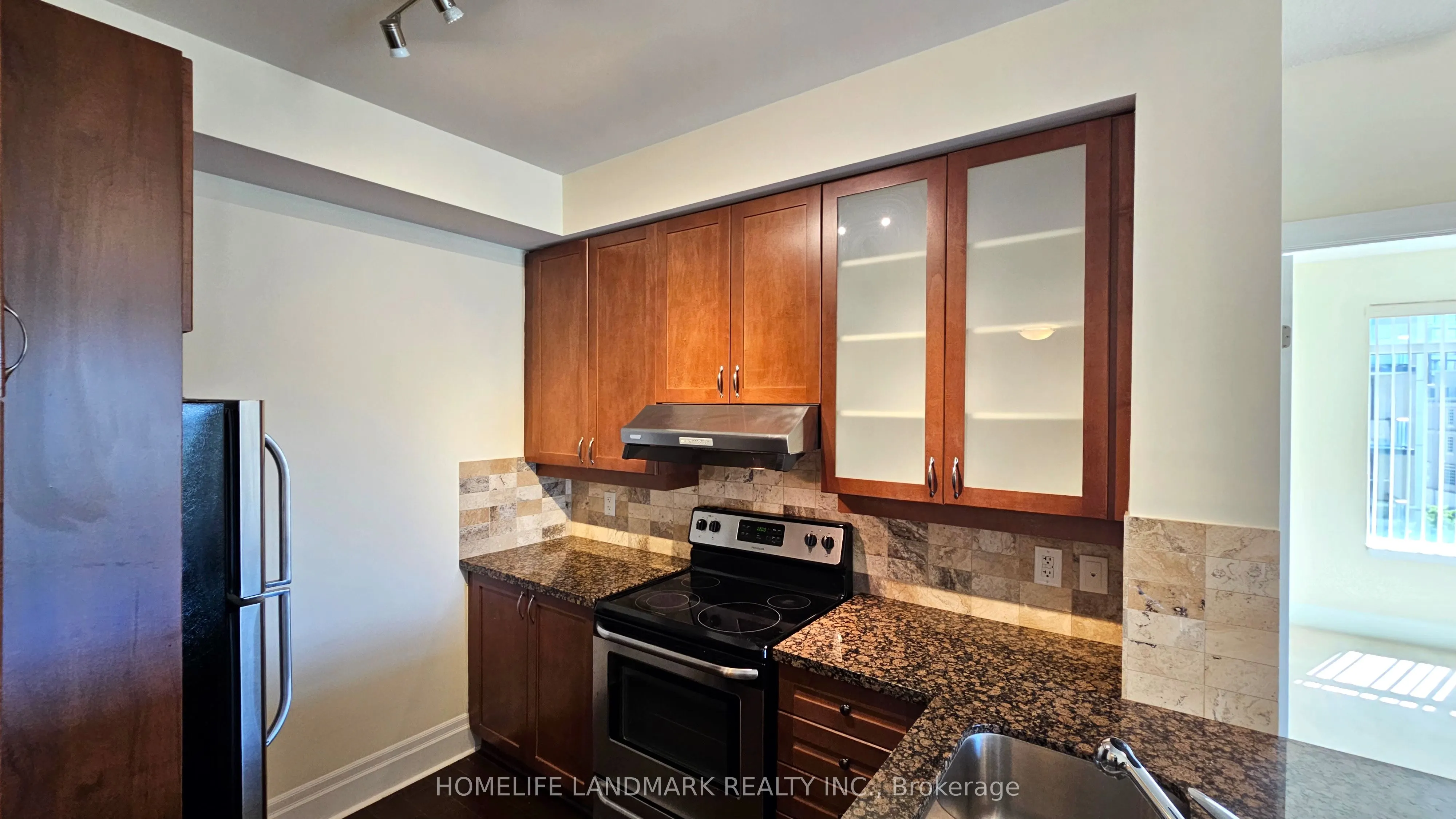 131 Upper Duke Crescent, #415