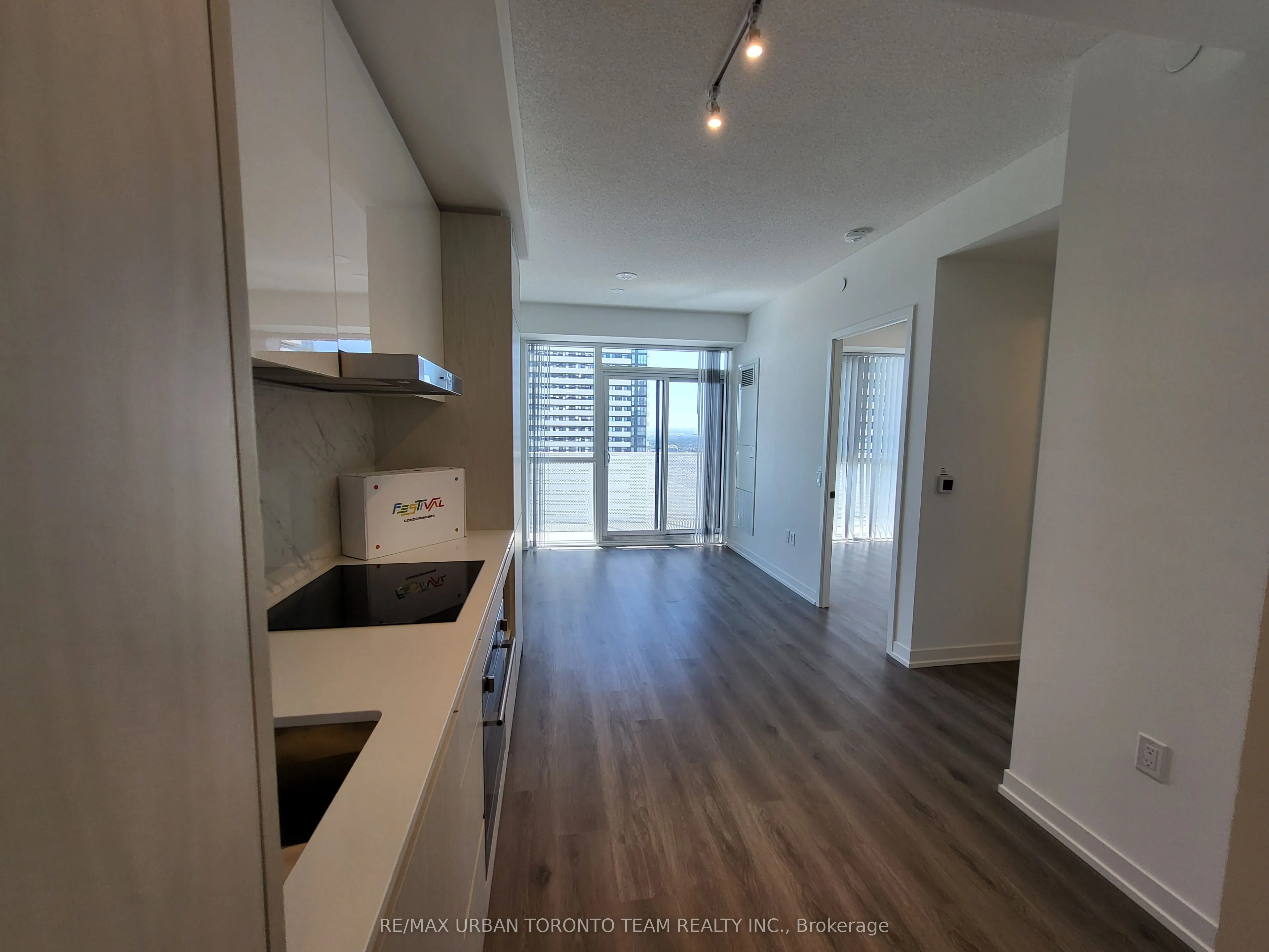 28 Interchange Way, #3316