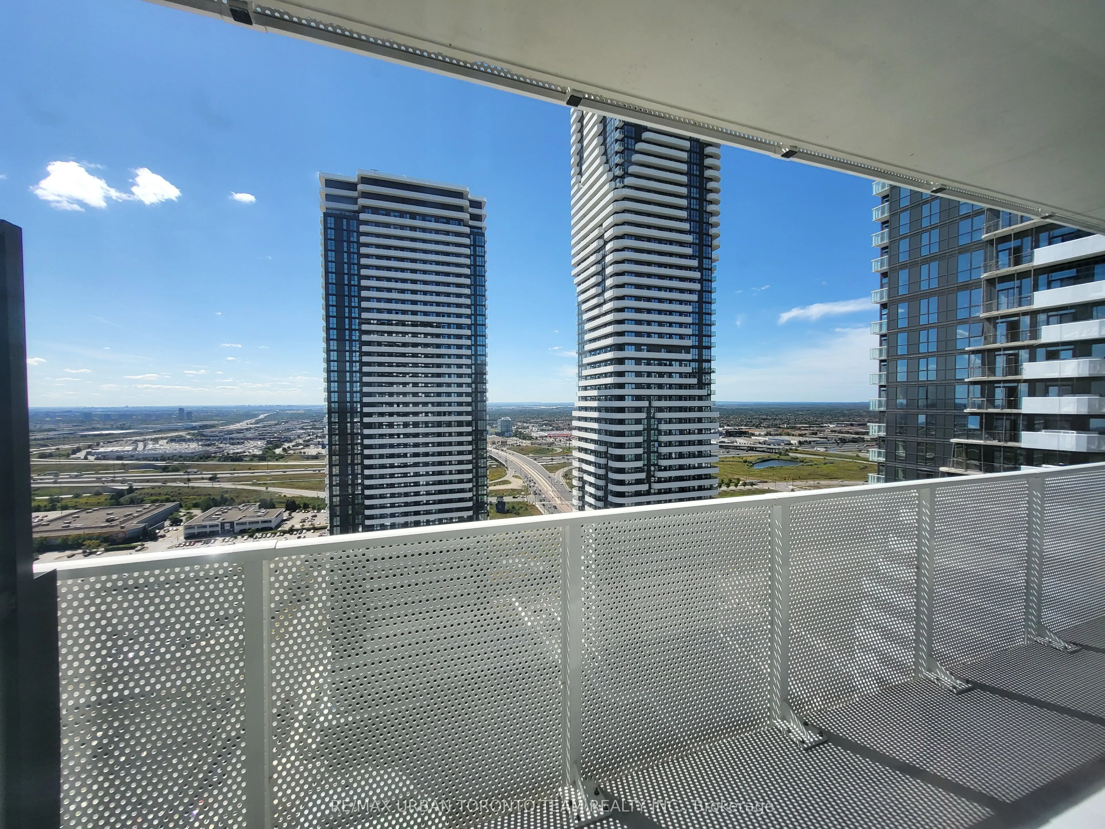 28 Interchange Way, #3316