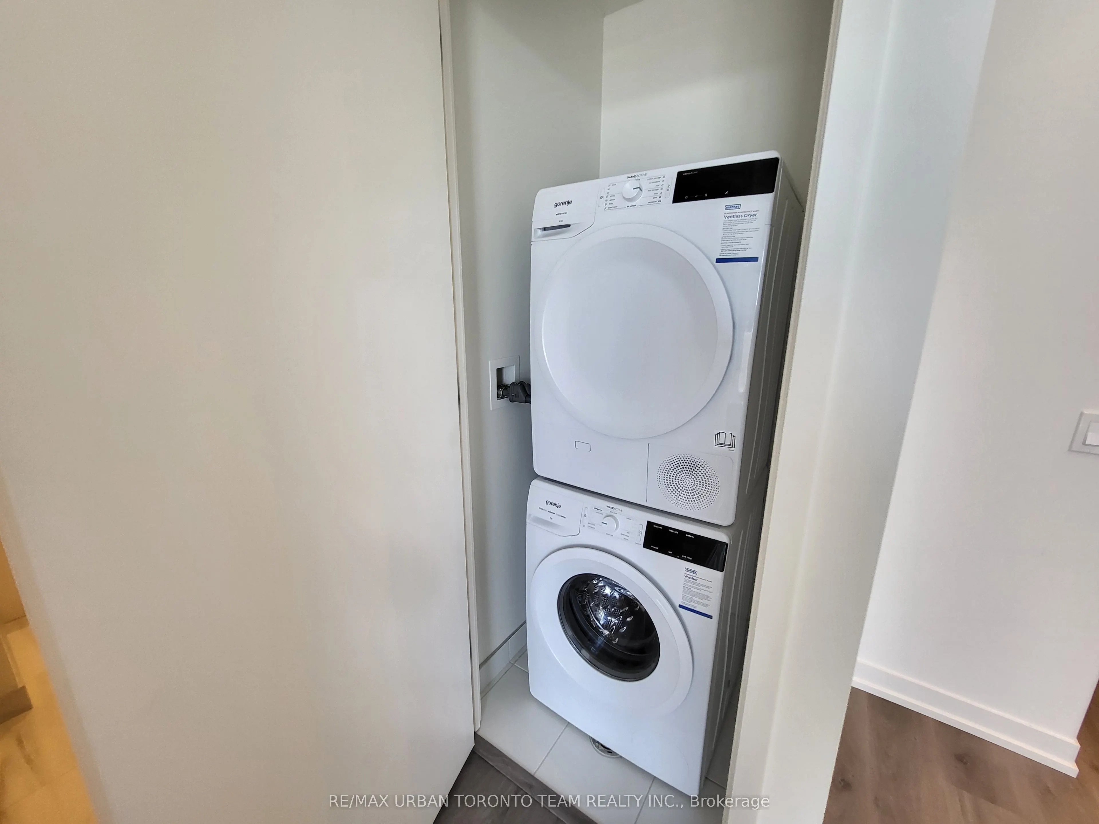 28 Interchange Way, #3316