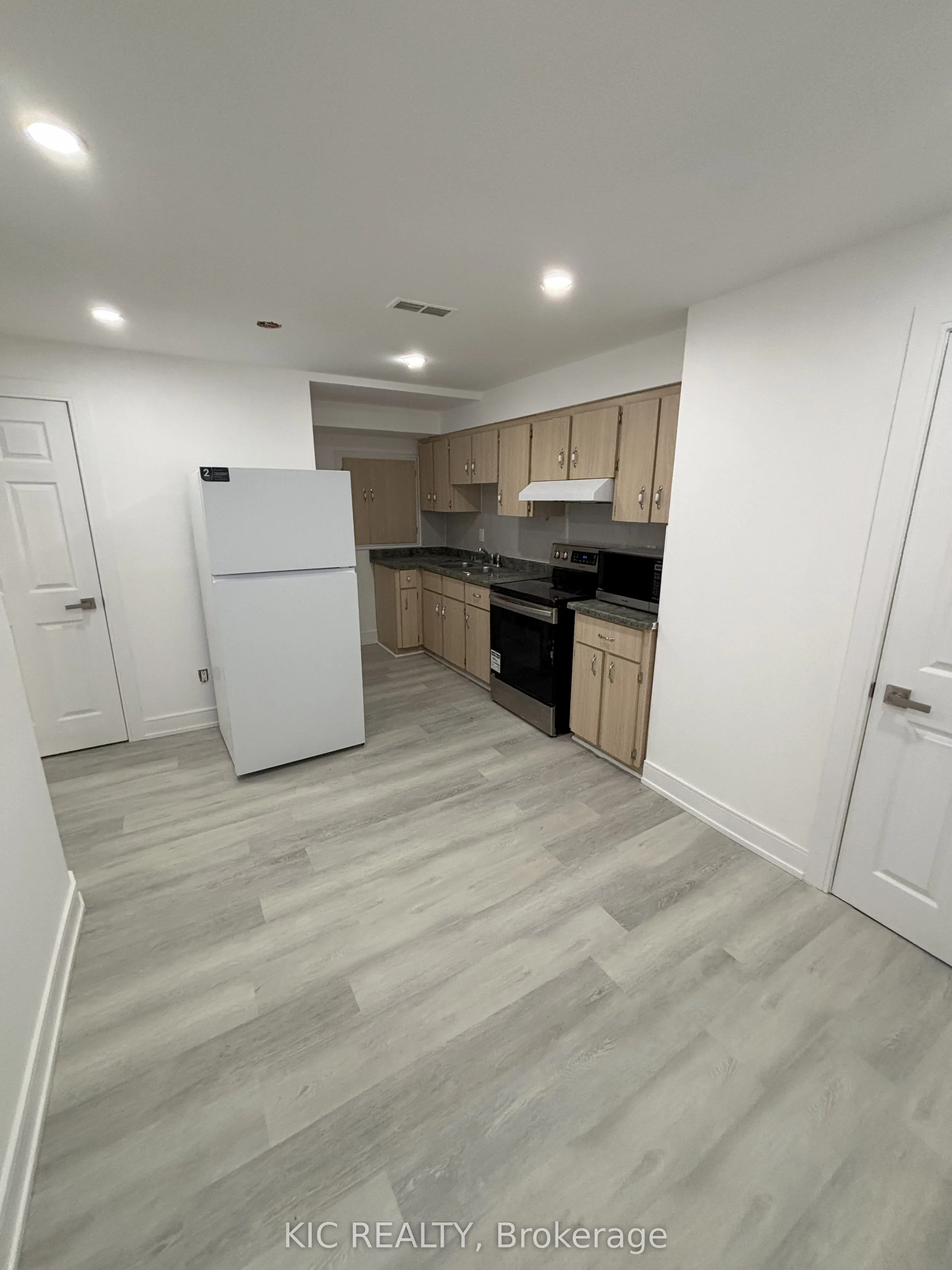 213 Equator Crescent, #Lower Level