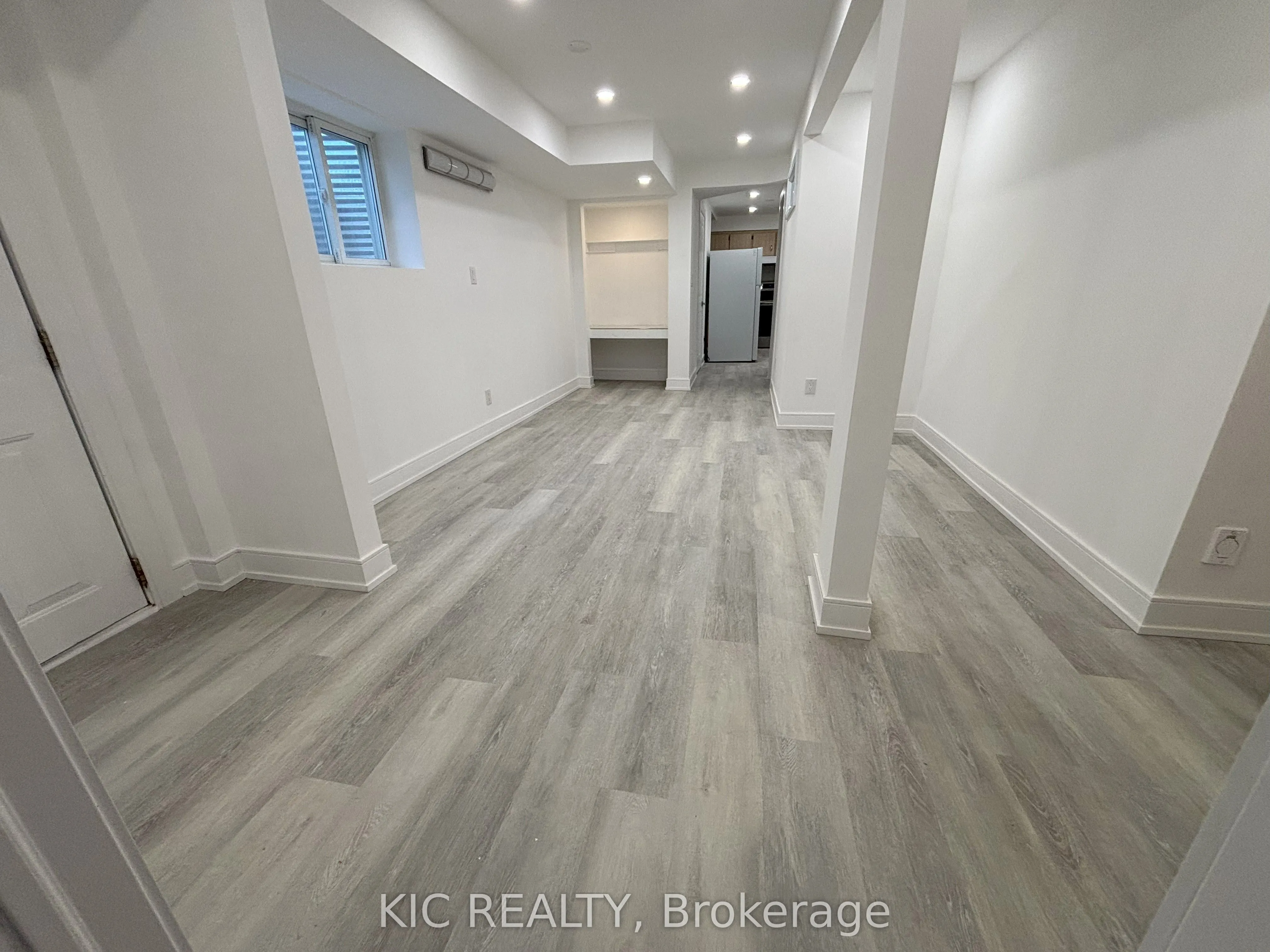 213 Equator Crescent, #Lower Level