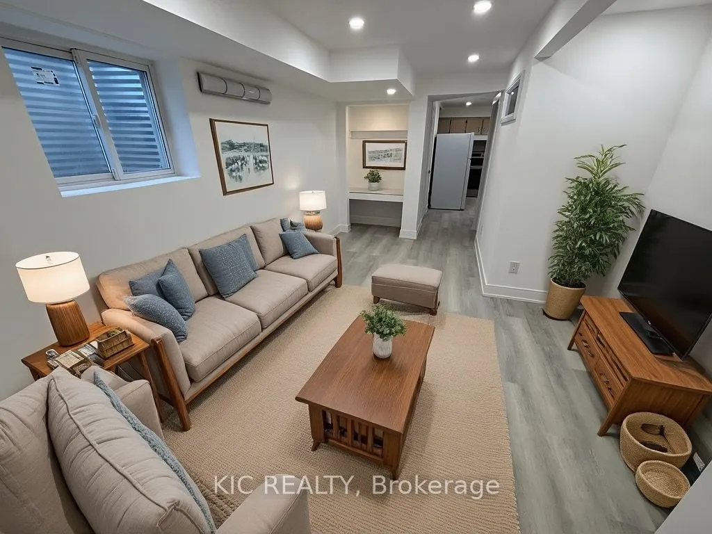213 Equator Crescent, #Lower Level