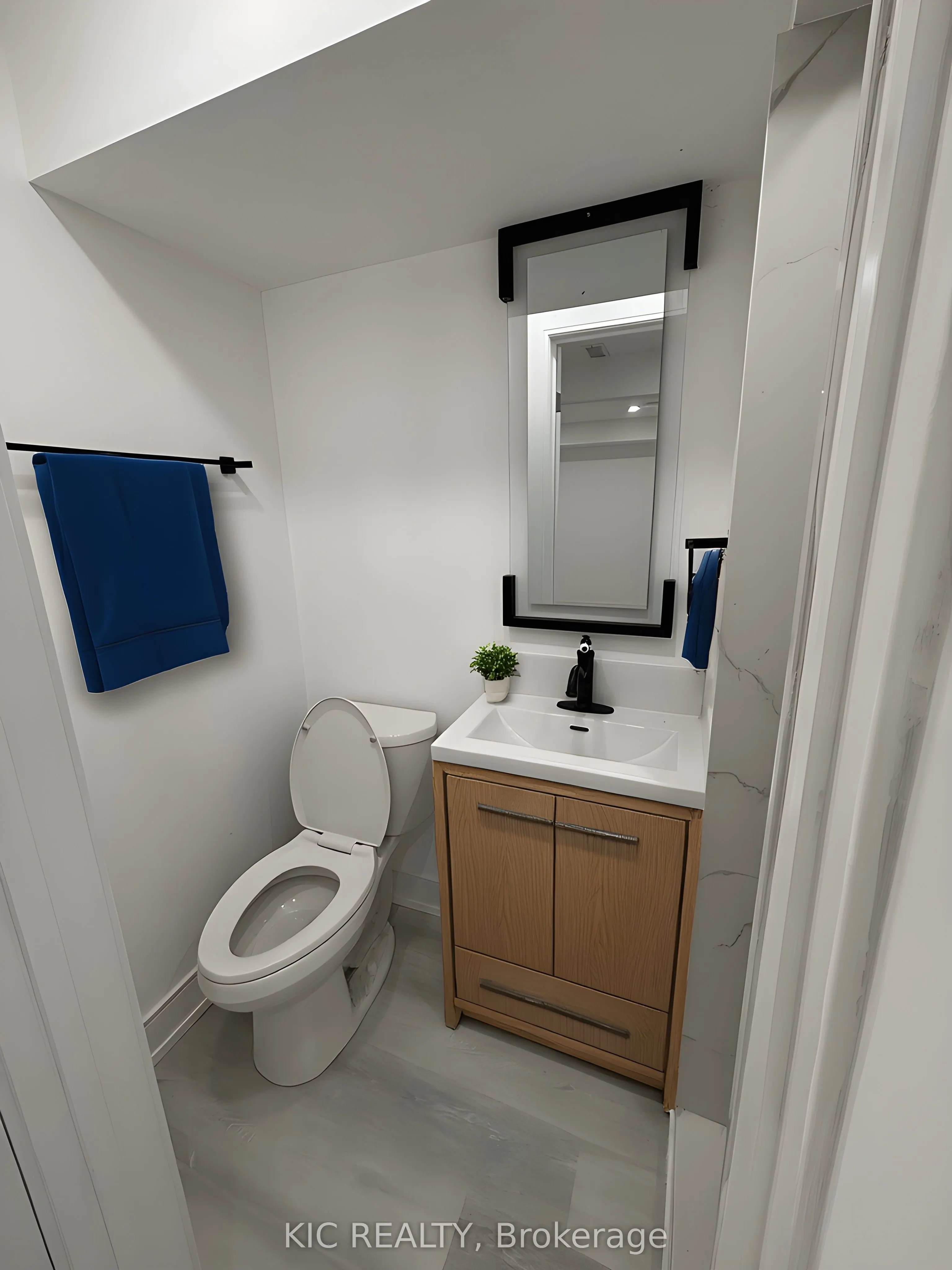 213 Equator Crescent, #Lower Level