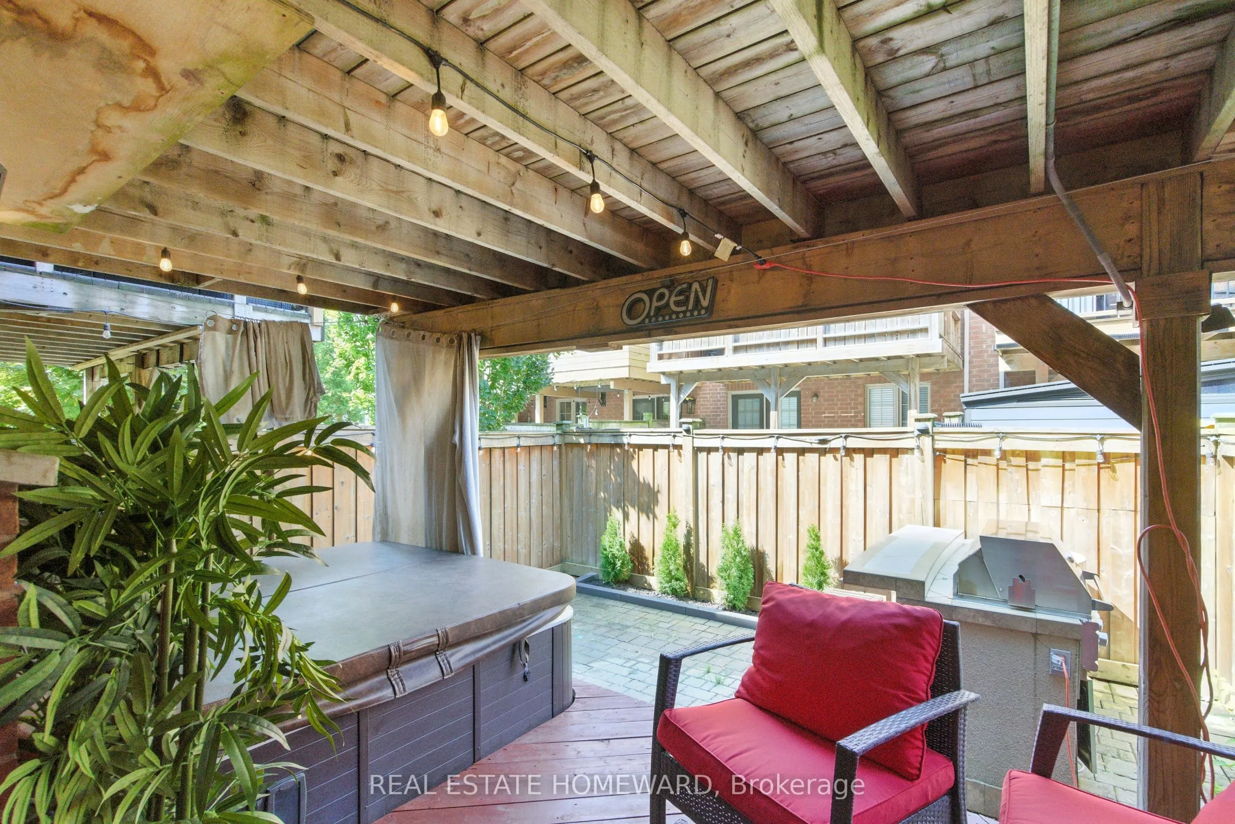 4 Isaac Devins Avenue