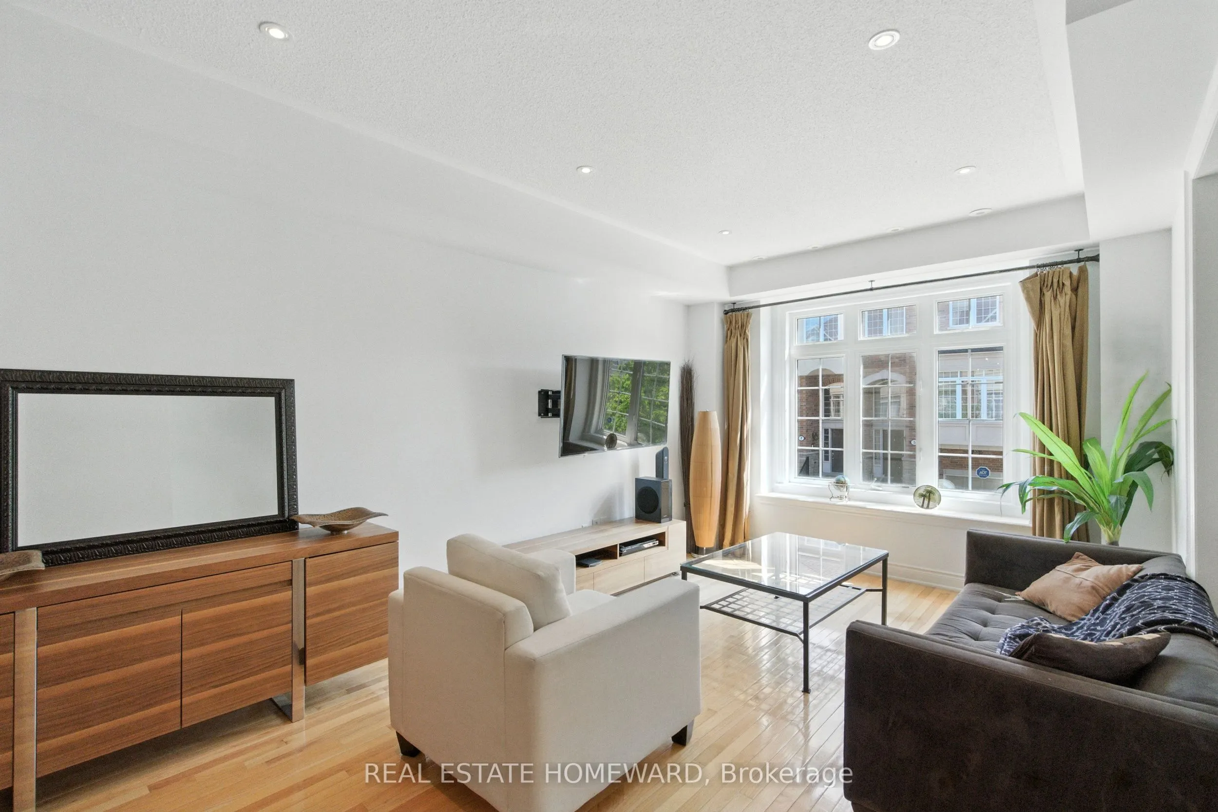 4 Isaac Devins Avenue