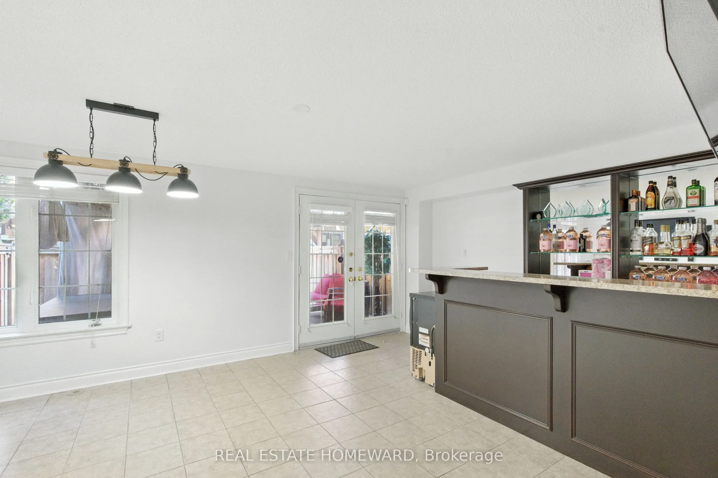 4 Isaac Devins Avenue