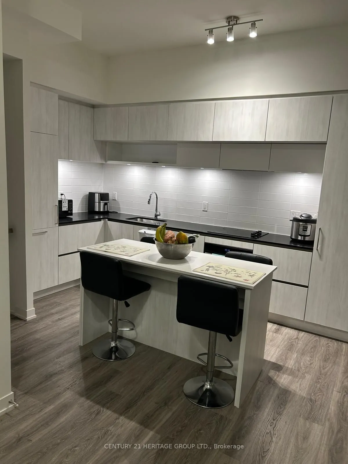 12 David Eyer Road, #1230