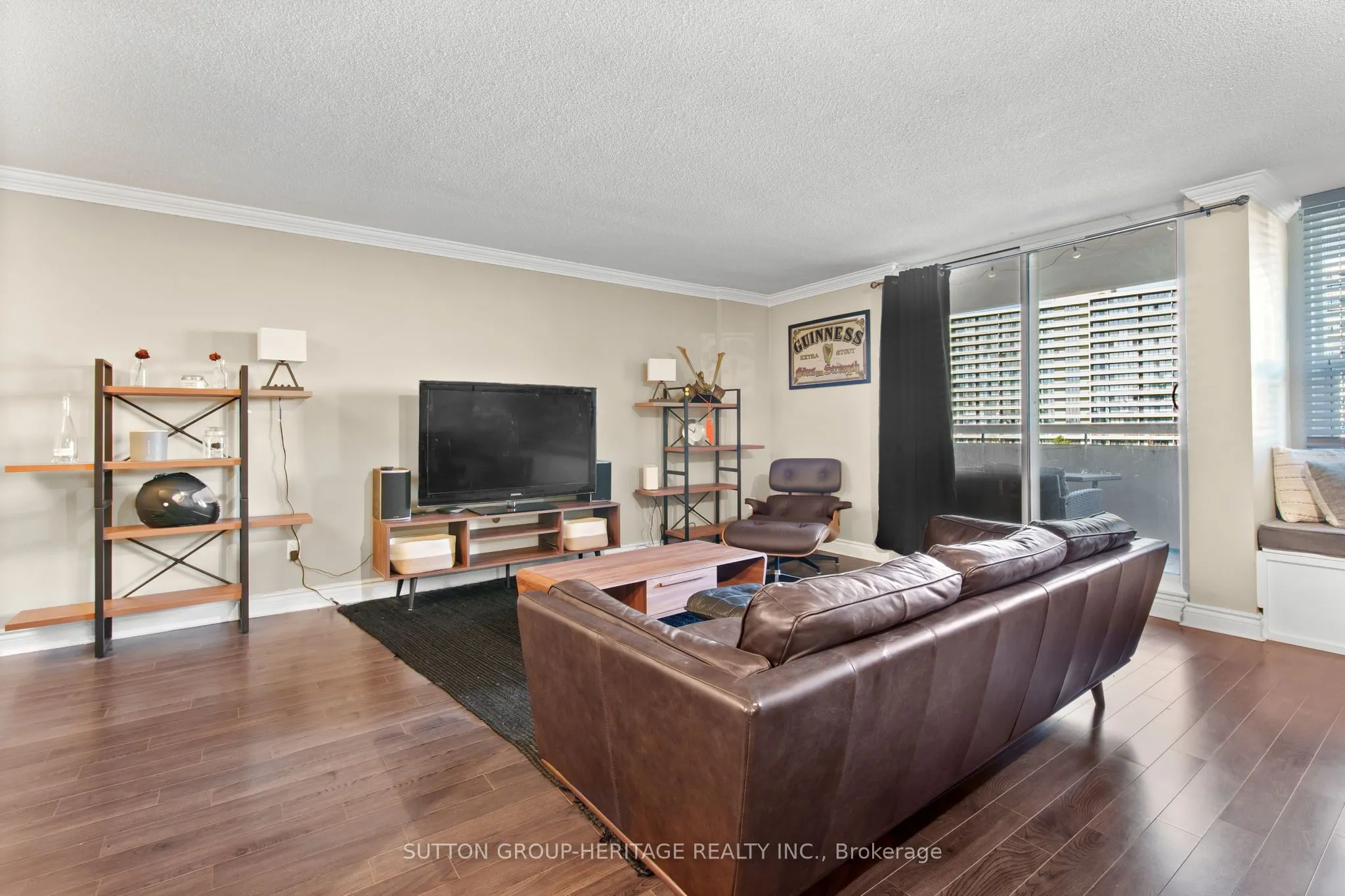 1 Royal Orchard Boulevard, #706